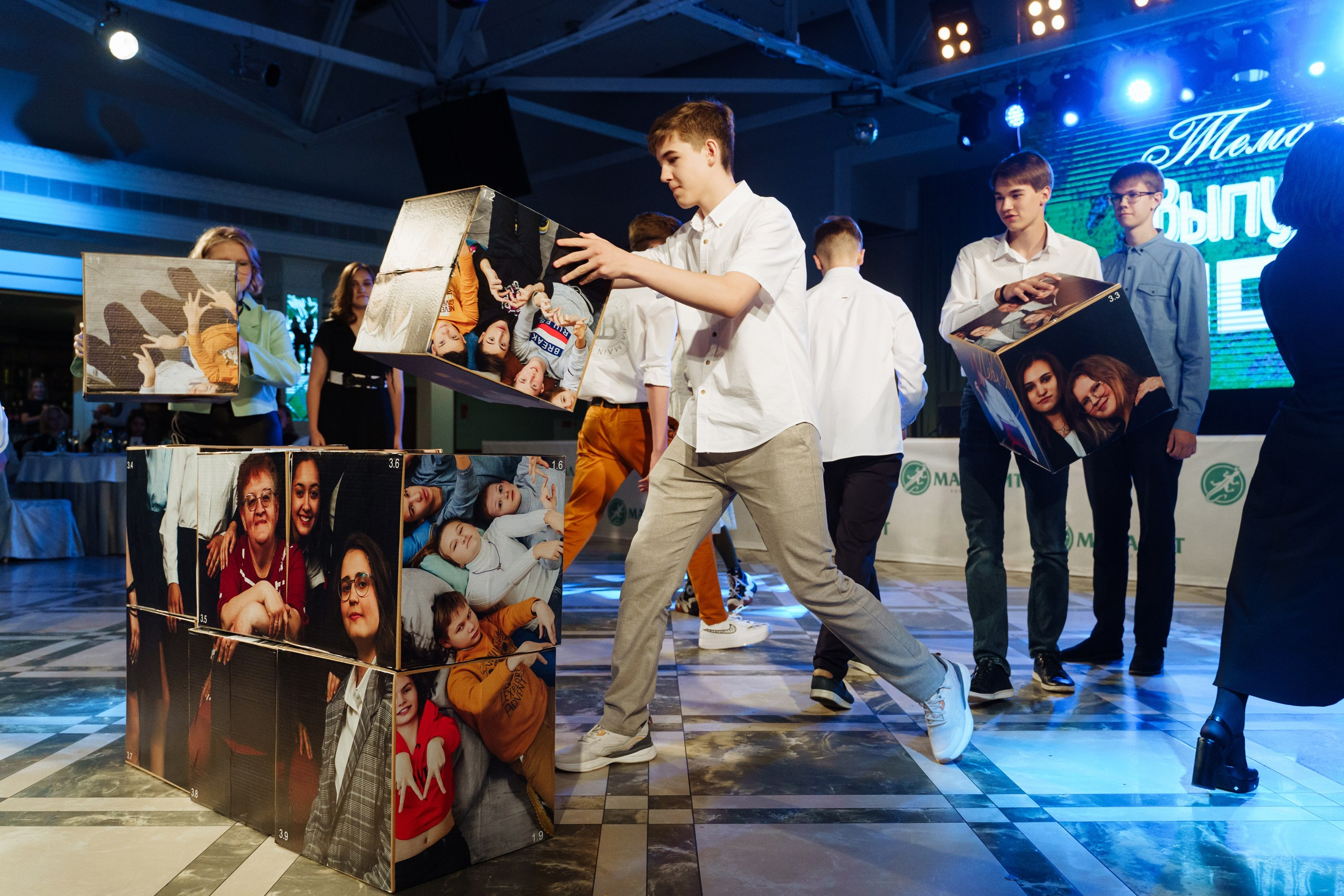 Выпускной фото на выпускной