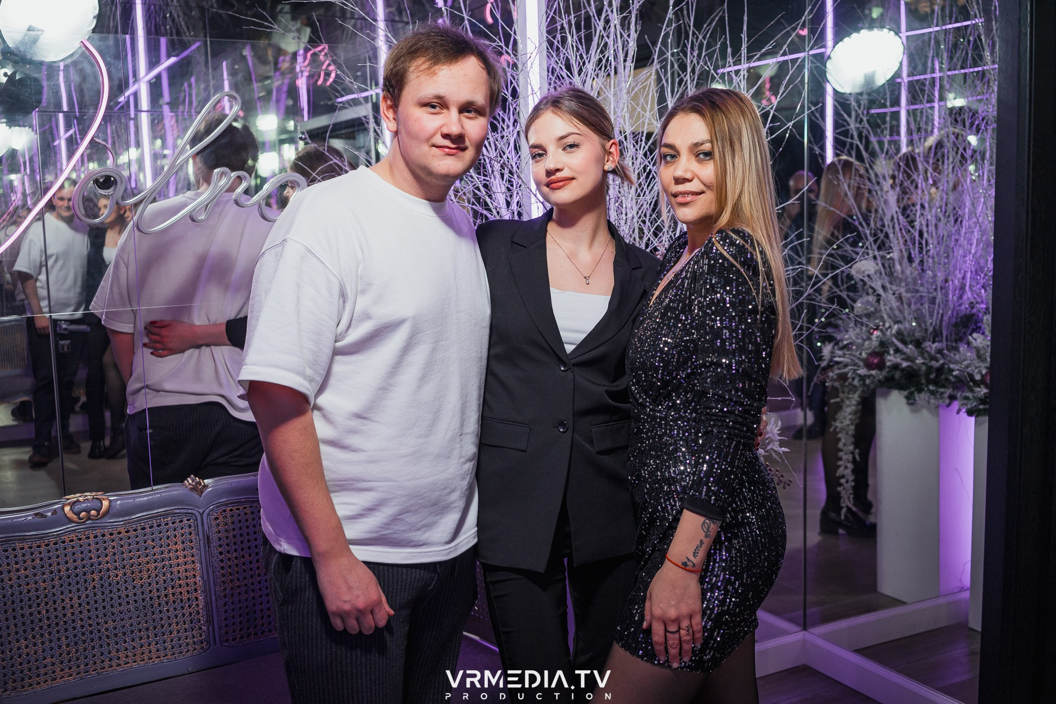 НОВОГОДНЯЯ РАЗМИНКА в караоке-баре «Volna»