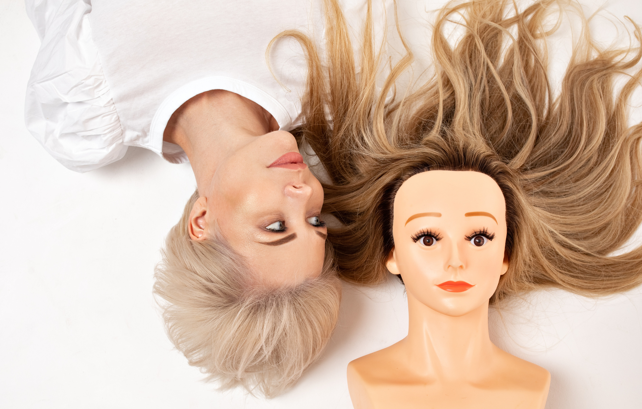 Контентная фотосессия парикмахера стилиста по волосам. Фотограф чувственного портрета в Санкт-Петербурге Светлана Фролова