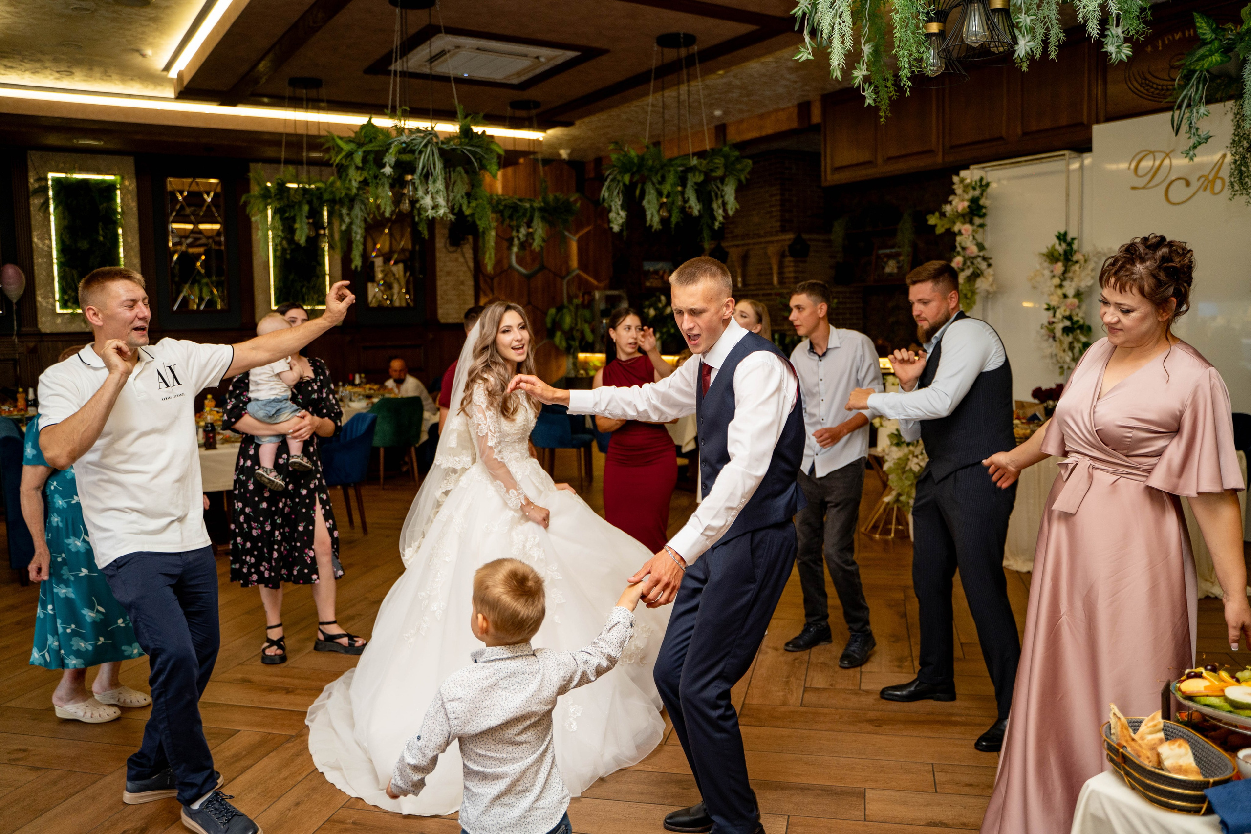 Данил и Анастасия. Видеосьемка, фотосьемка свадеб, юбилеев, утренников в Краснодарском кр