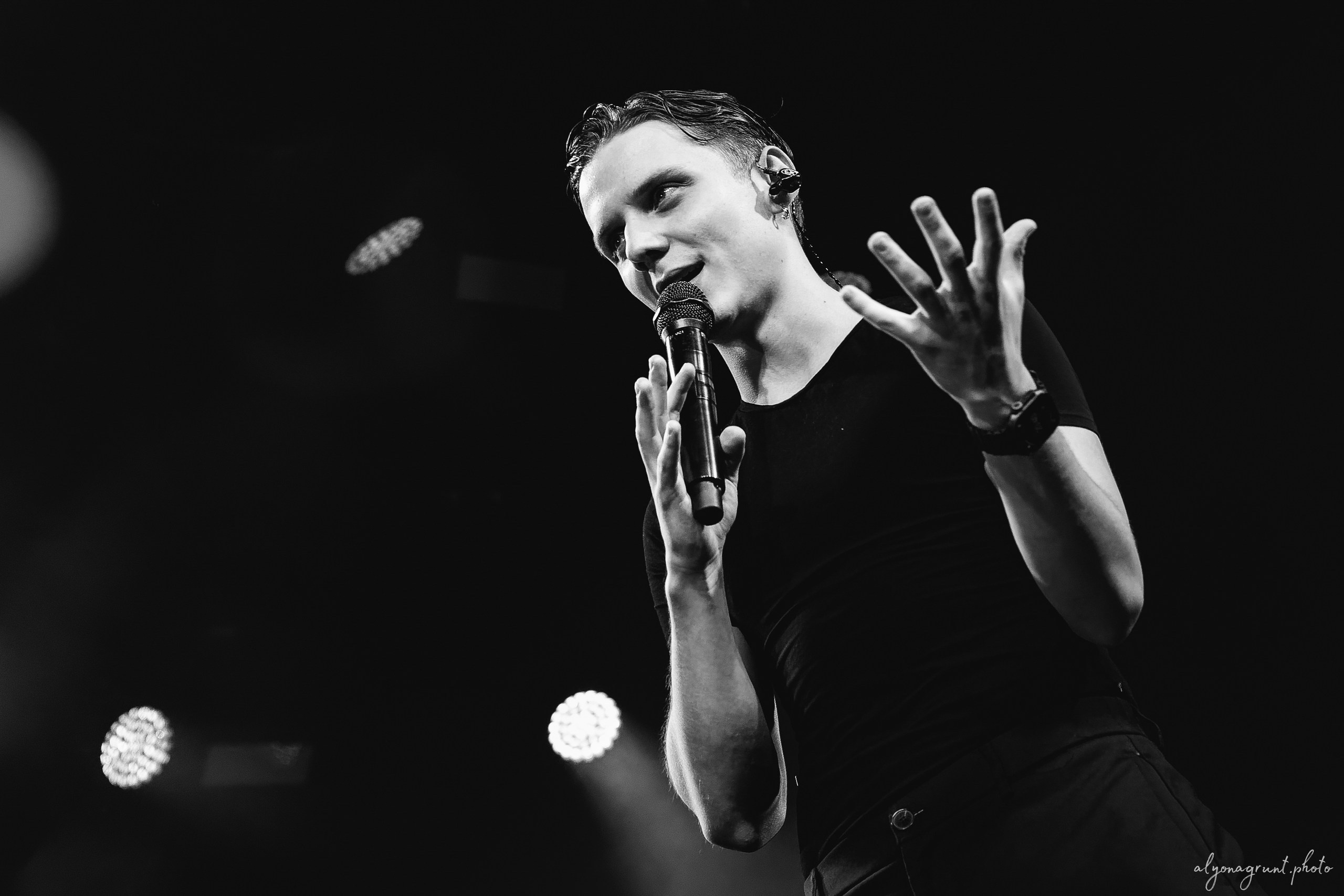 Ваня Дмитриенко, фоторепортаж СПб, A2, 23.10.2025. Алена Адрианова: фотограф в Санкт-Петербурге