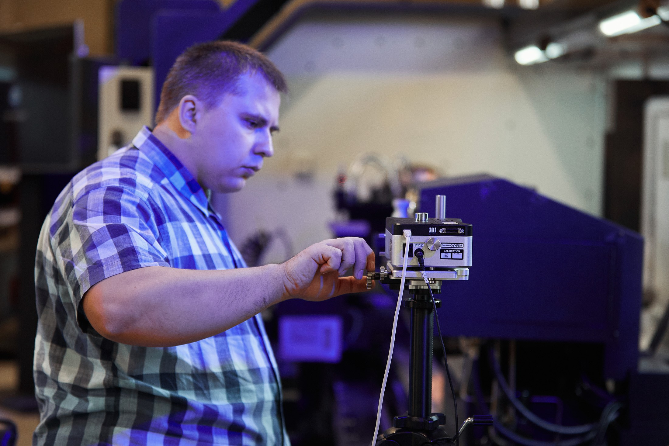 EMG / Международный форум / Презентация нового высокоточного станка. Антон Артюшин, портретный фотограф. Москва