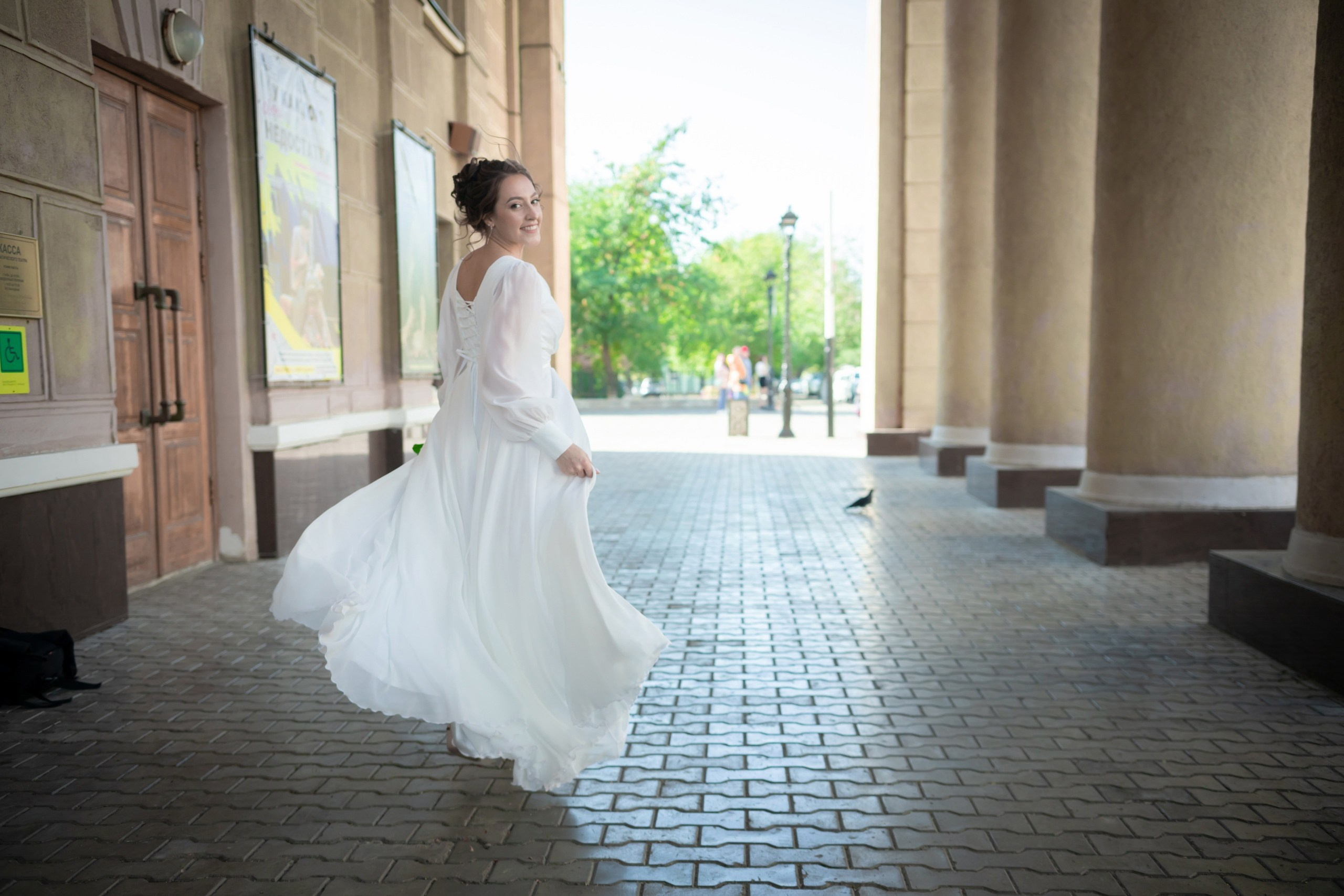 Свадебная съемка. Невеста в движении. 