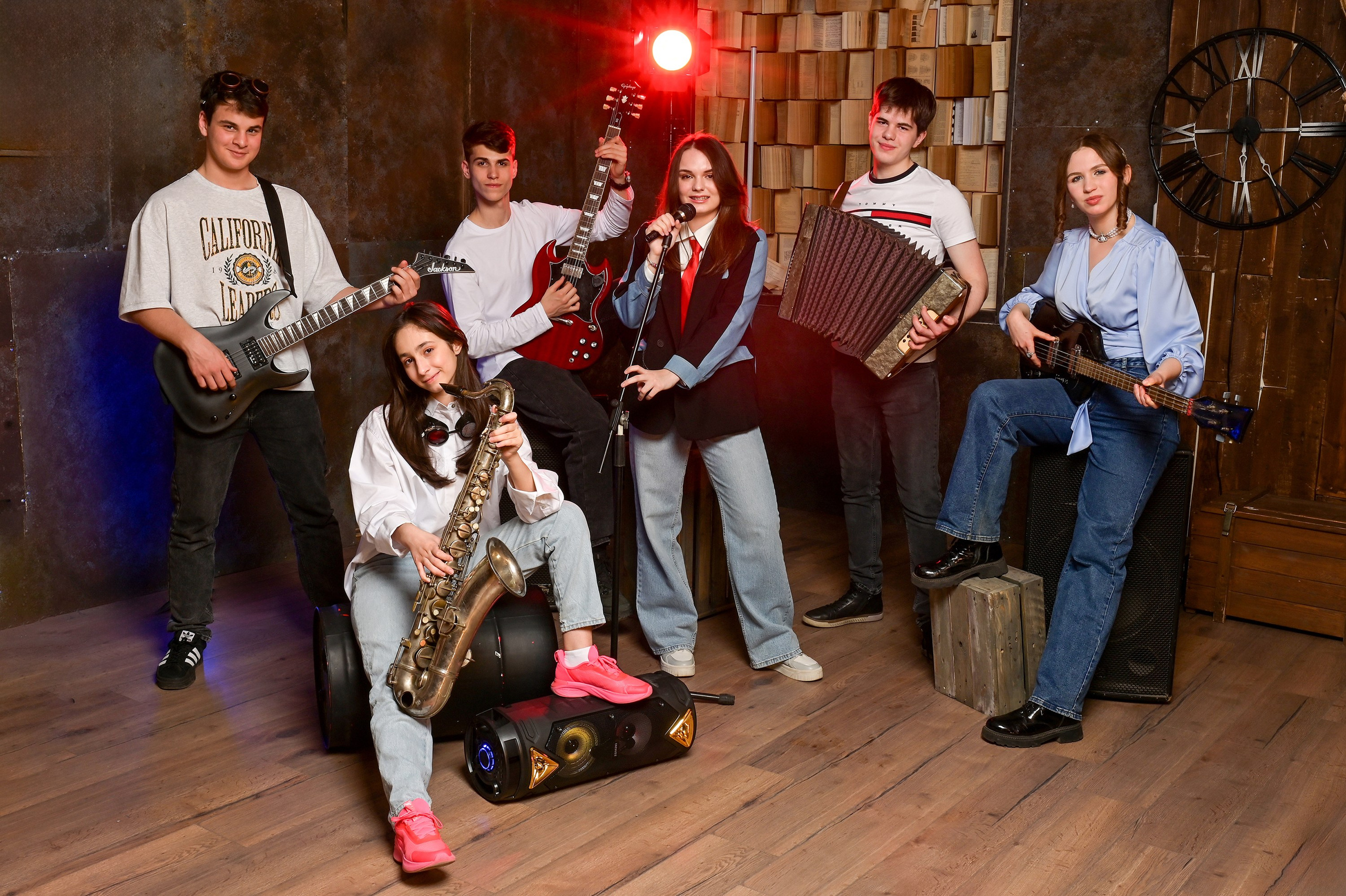 Галерея фотографий. Первая школьная фотостудия Zoom-Zoom в городе Владикавказ