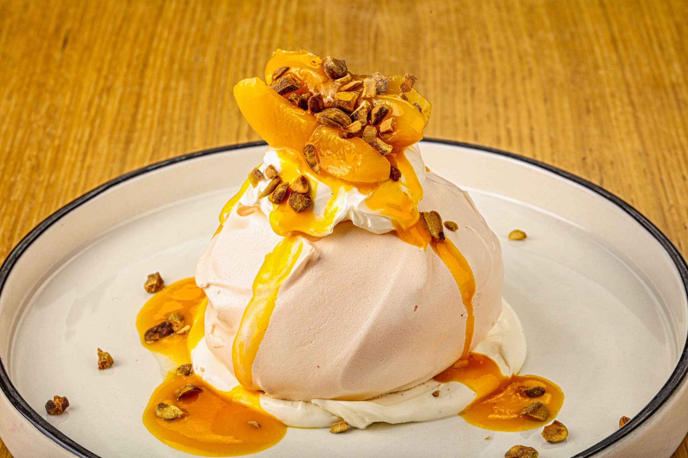 Фотосъемка десертов и выпечки. Заказ по тел.: +7 (906) 006-90-22. Фуд-фотограф Андрей Старостин — съемка еды в Москве. 9000 руб. в час