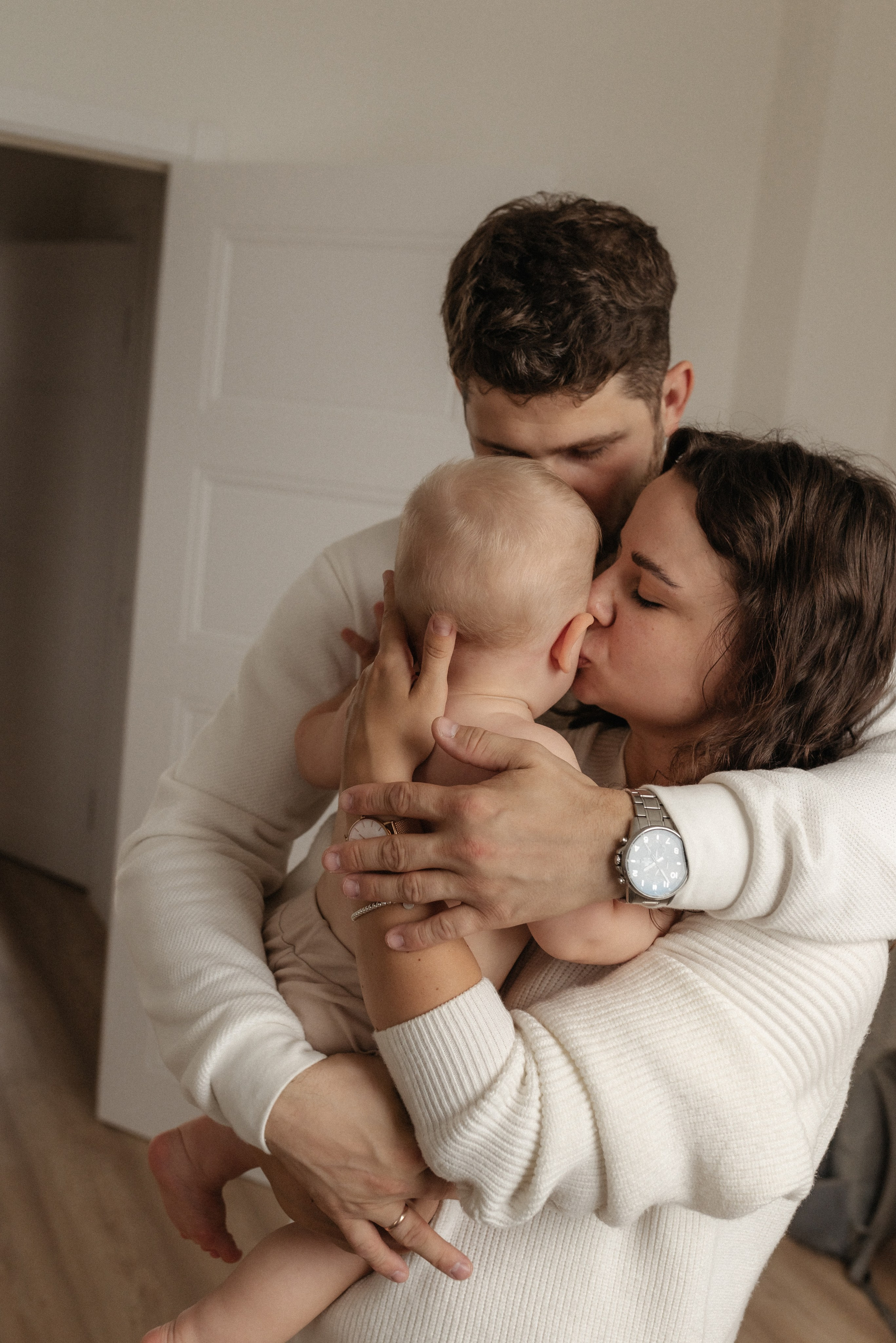 Семейная фотосессия дома с малышом. Семейный и портретный фотограф Нижний Новгород