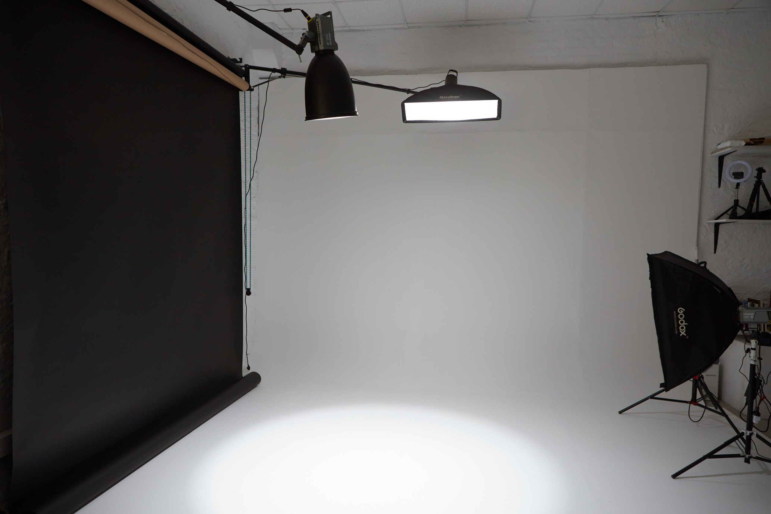 Фотографии пространства. Fizikasveta.ru фотостудия с фонами в Екатеринбурге