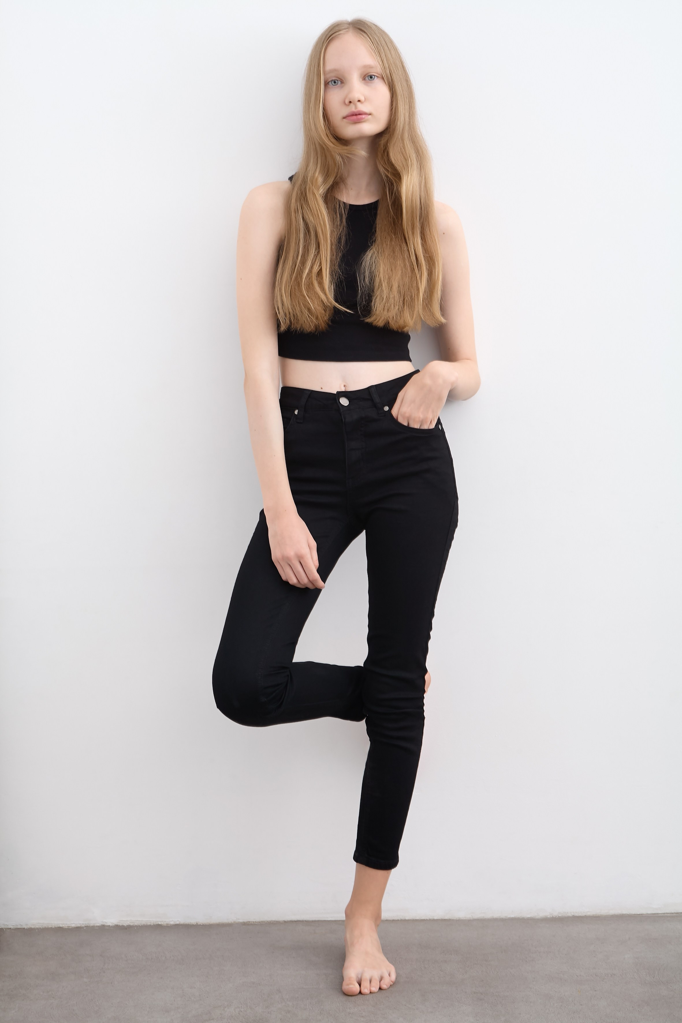 Модельные тесты для Даши. Модельные тесты в Москве. Фотограф Вика Паршина