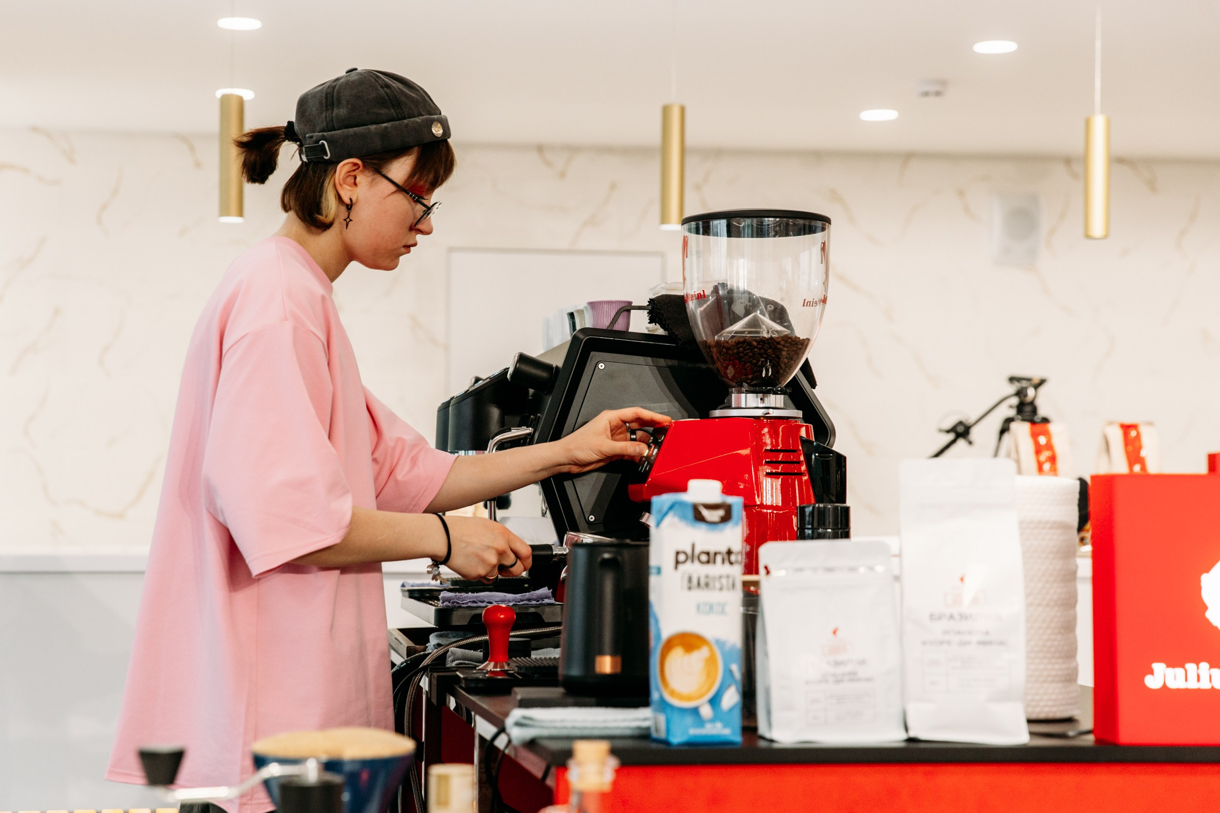 Чемпионат для бариста от Julius Meinl 2025. Фотограф в Иркутске Евгения Айвазова