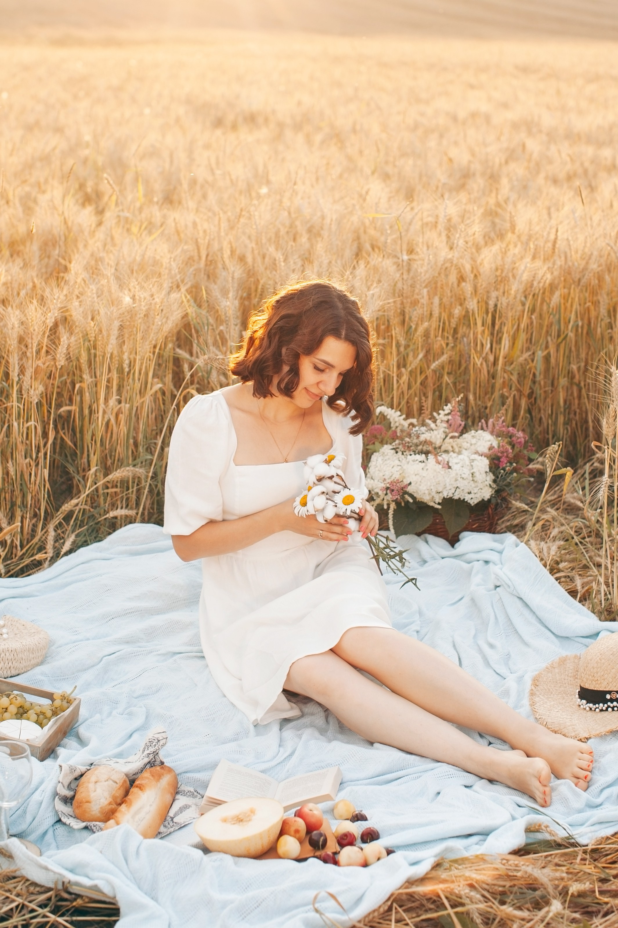 Семейная фотосессия в поле на закате. Фотограф Ольга Ефремова