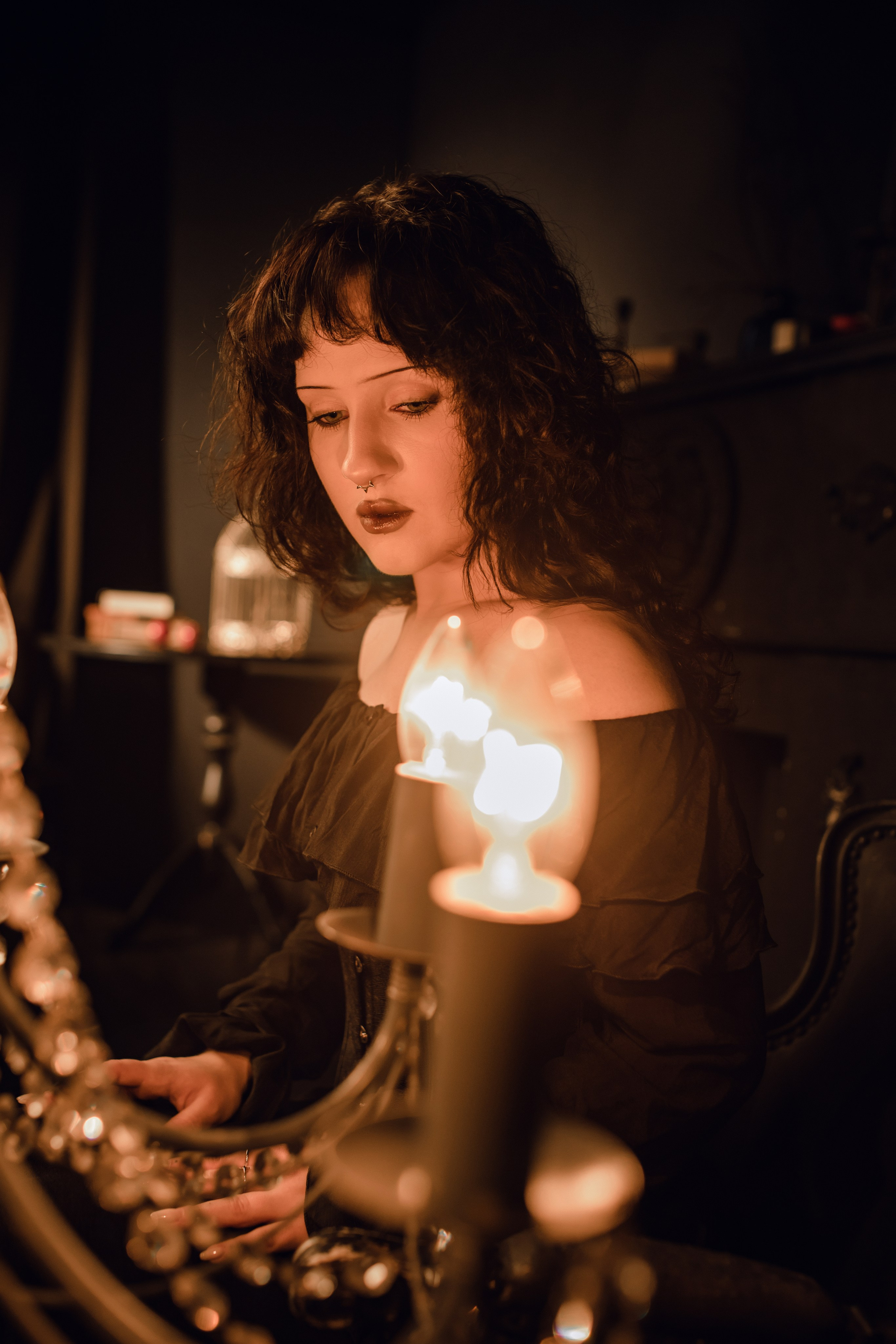 Женская фотосессия СПб, взгляд в сторону