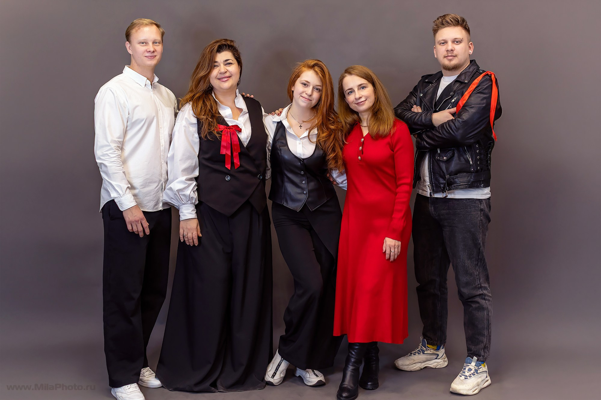 Галерея съемок в школе. Фотограф и видеограф Москва. Свадебный фотограф, видеограф. Выпускные альбомы. Оживающие альбомы