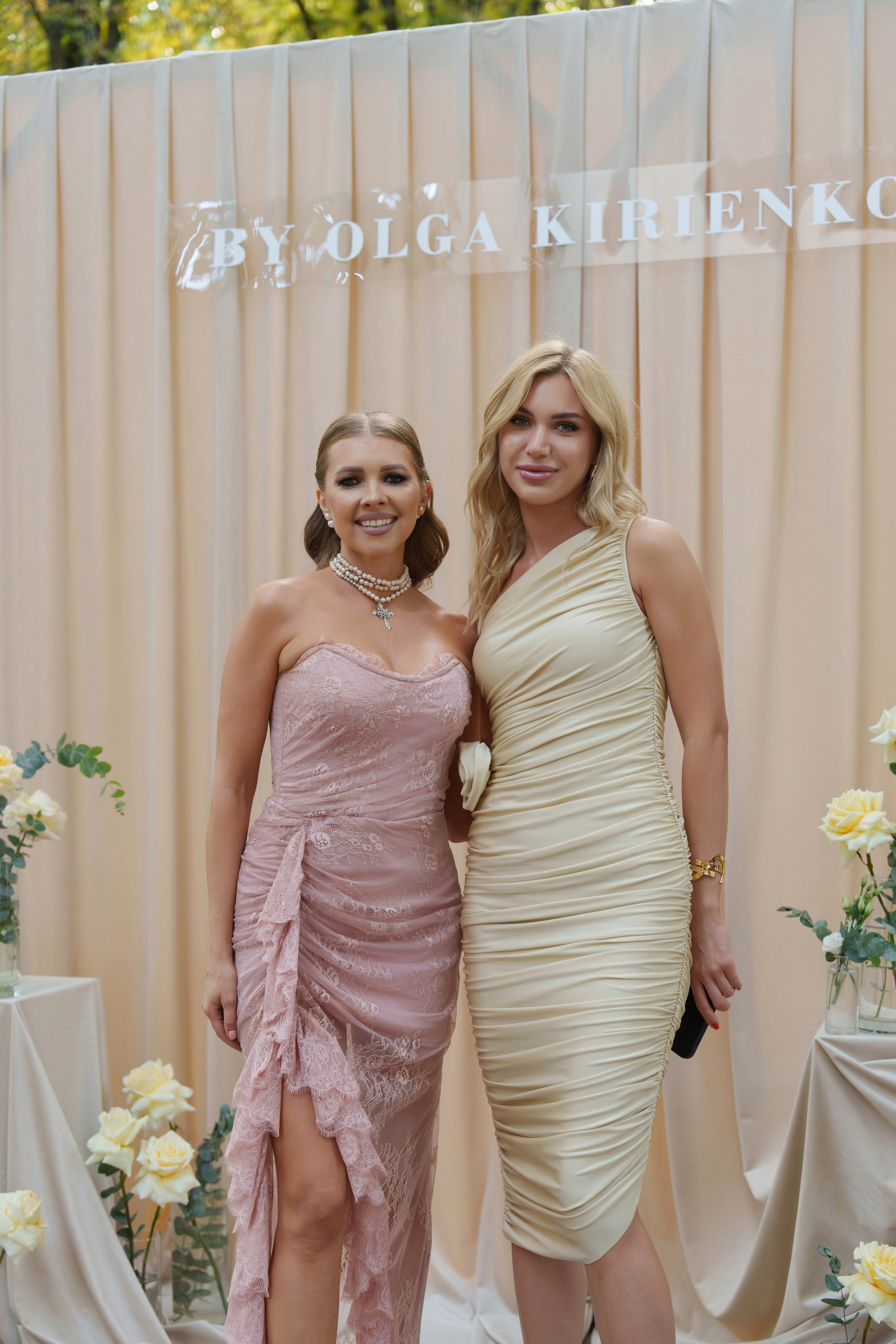 BY OLGA KIRIENKO. Свадебный и репортажный фотограф Элина Козырьянова