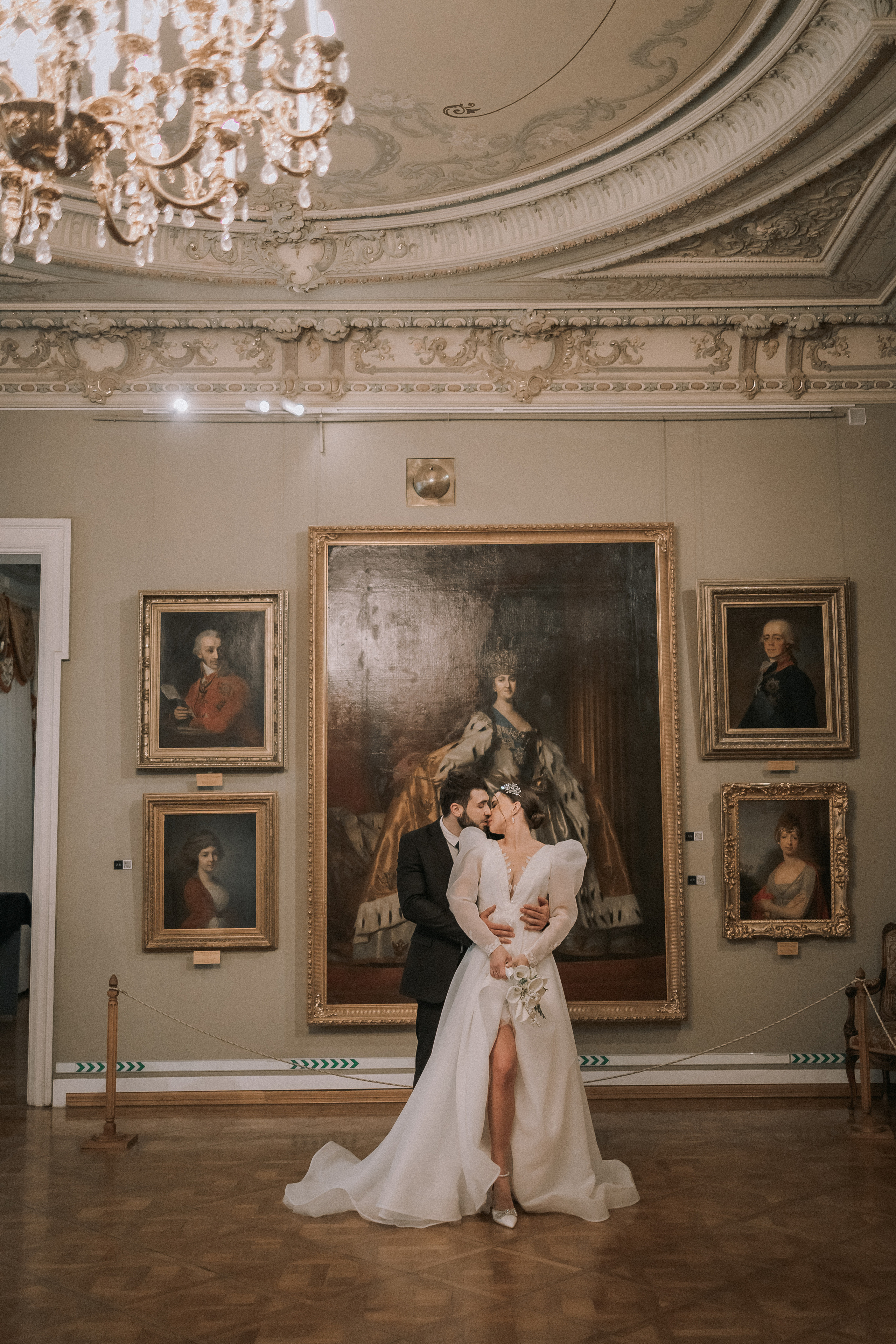 Любовь в Музее. Александр и Ульяна. Свадебная фотография. Арина Рубах