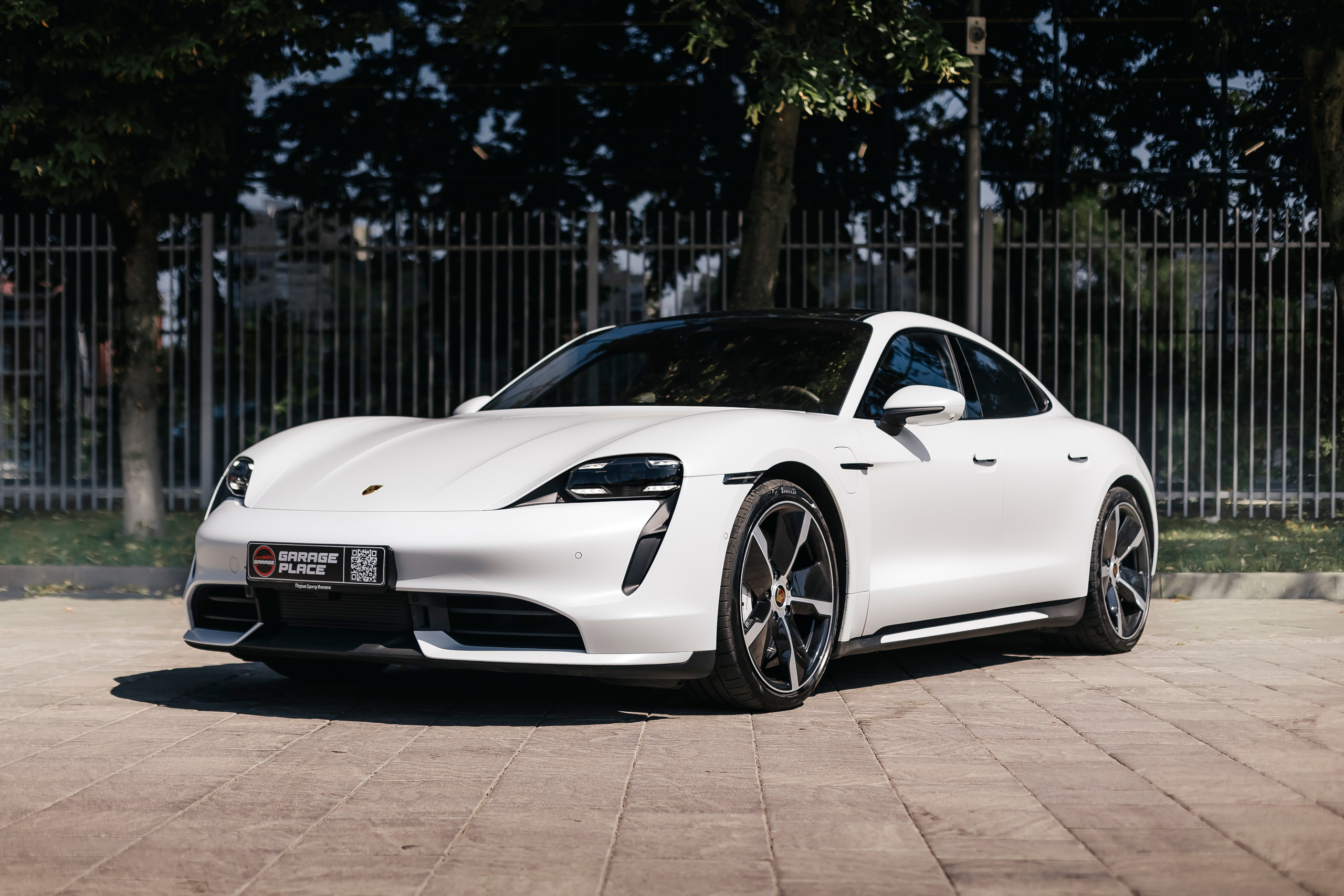 Porsche Taycan Turbo. Автомобильный фотограф, видеограф в Краснодаре Левшакова Анжелика