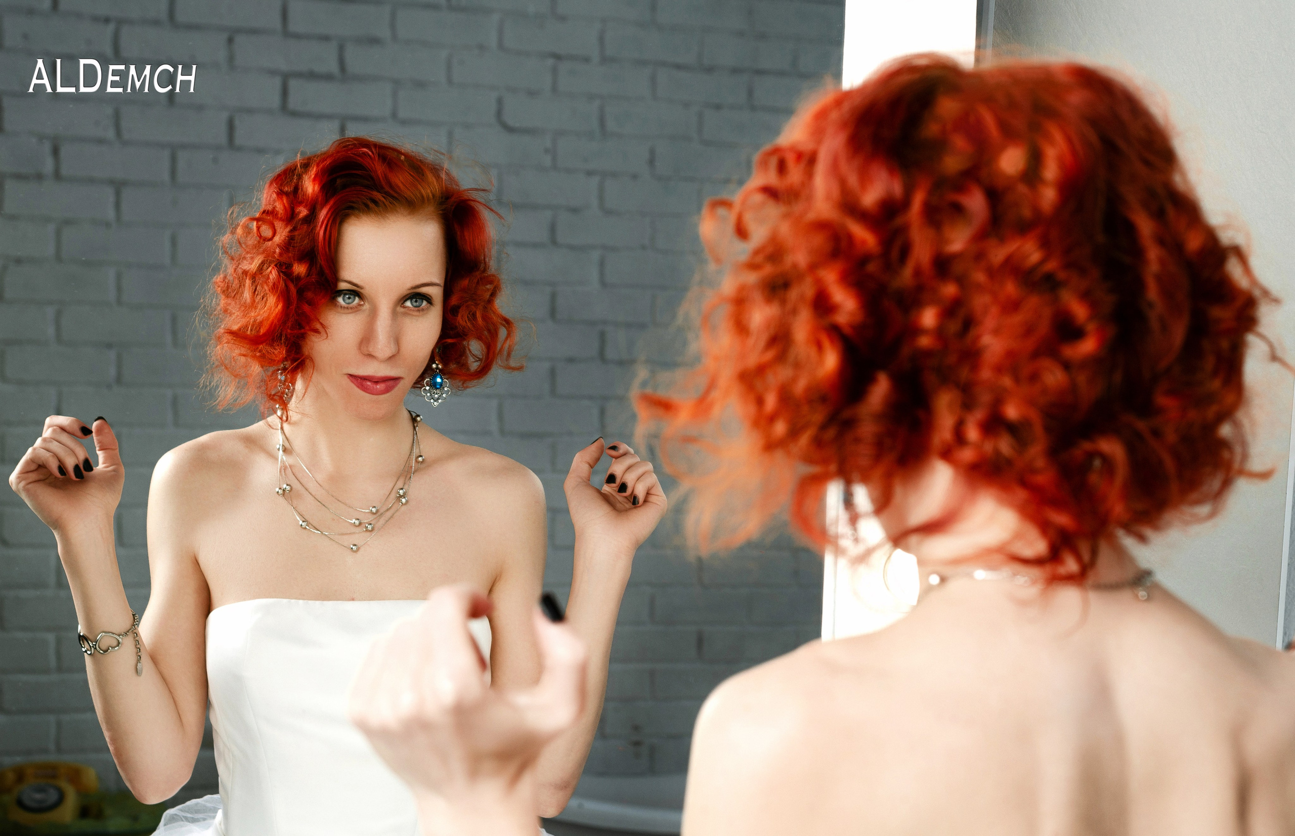 Свадебный фотограф в Москве и Дмитрове в студии и на улице