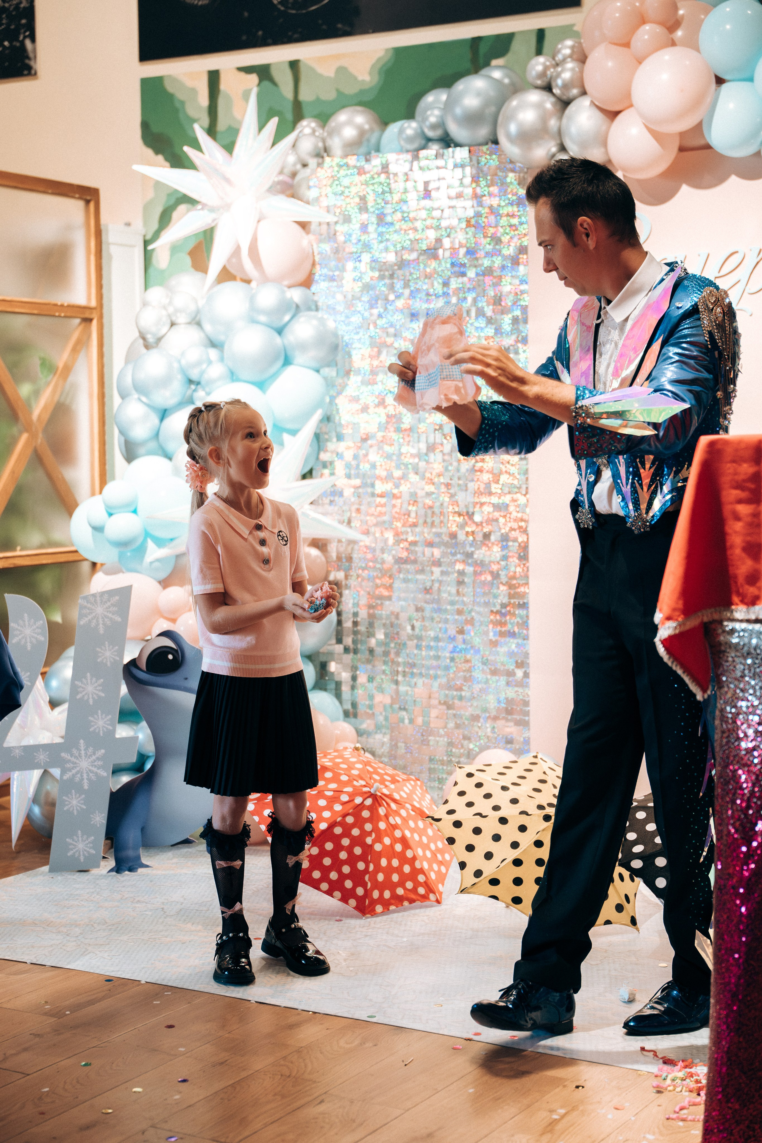 Заказать фотографа на день рождения в Москве и других городах. Фотограф на крещение и венчание, дни рождения и праздники