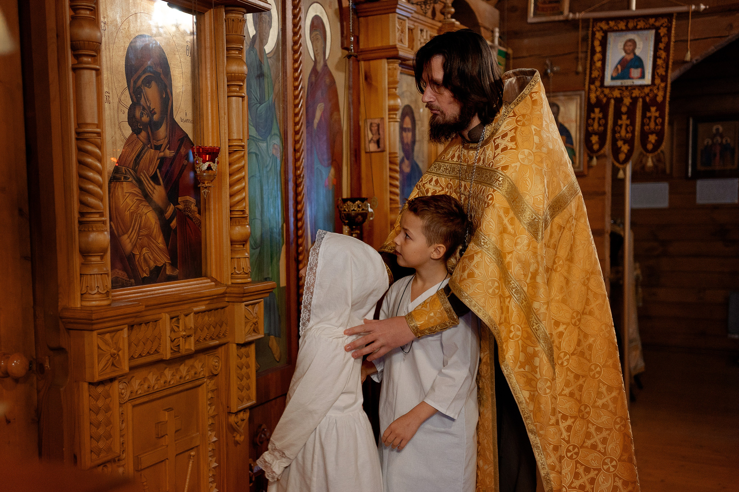 Таинство Крещения в храме Преподобного Сергия Радонежского в Новых Ватутинках…. Семейный и детский фотограф в Москве Екатерина Офицерова