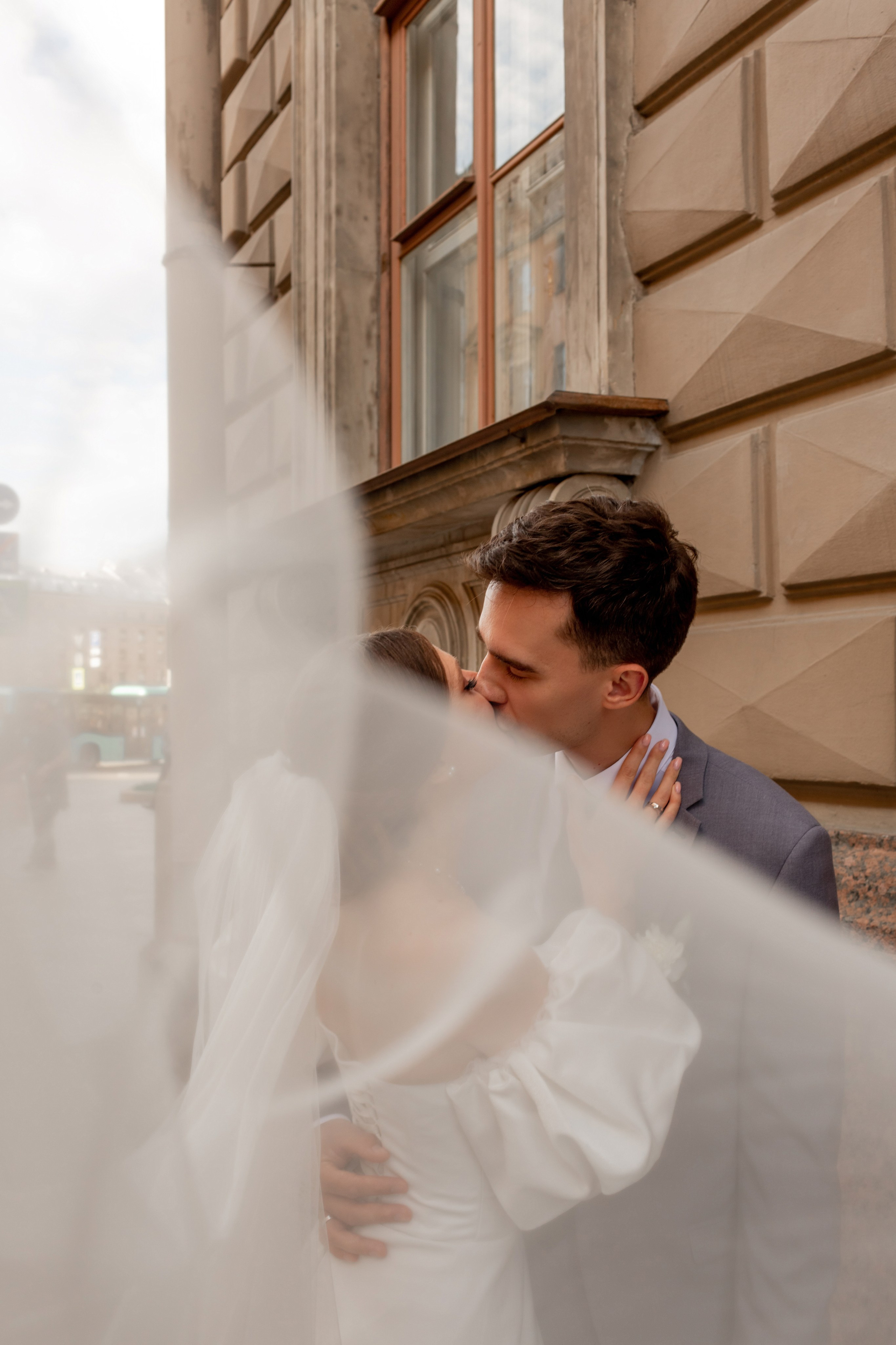 Свадебная фотопрогулка в Санкт-Петербурге. Свадебный фотограф Кирилл Белый