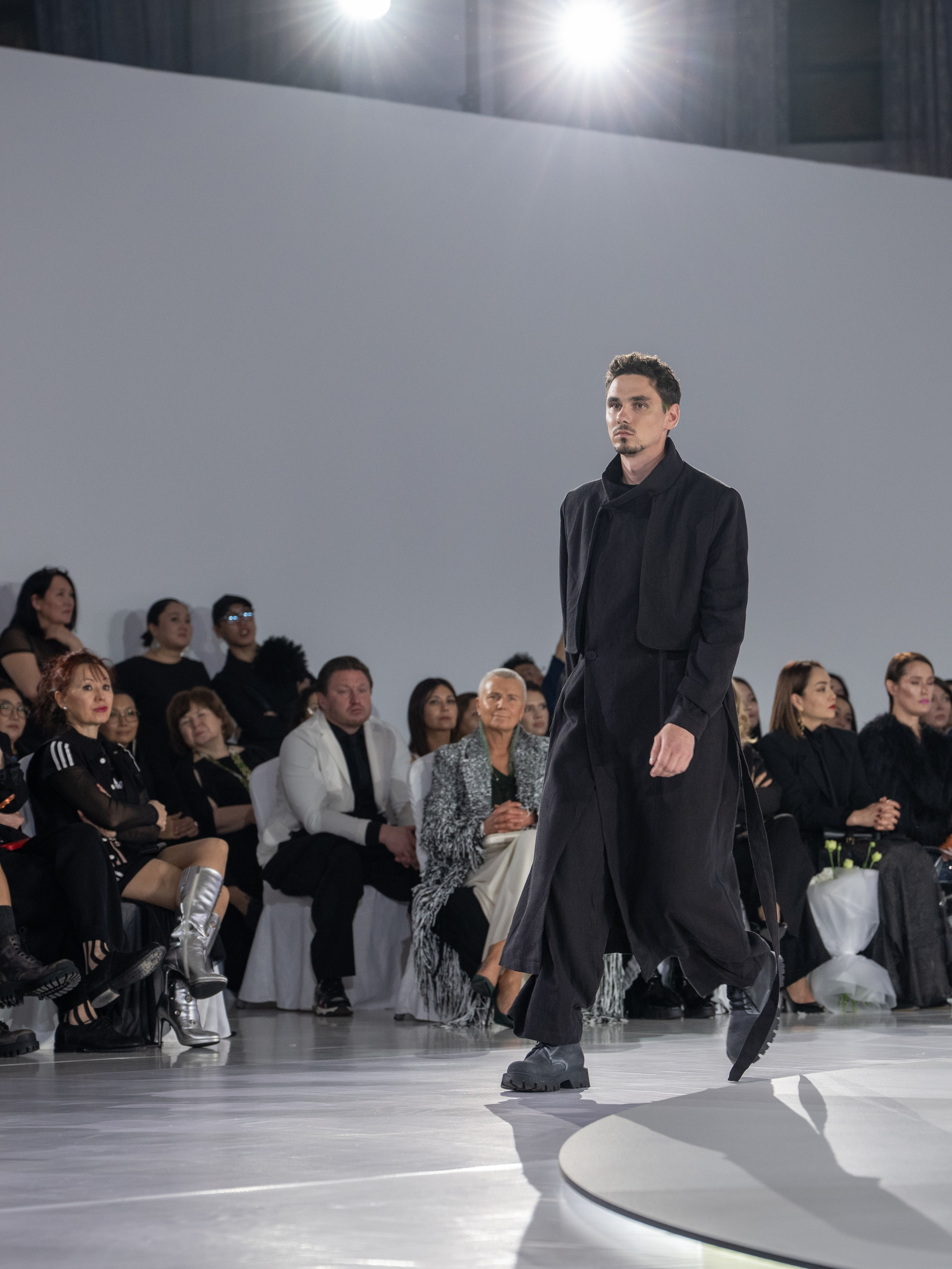 Дизайнер Zalkar. Сайт Алматинского НЮ АРТ, будуар и фэшн фотографа Дениса Карпенко