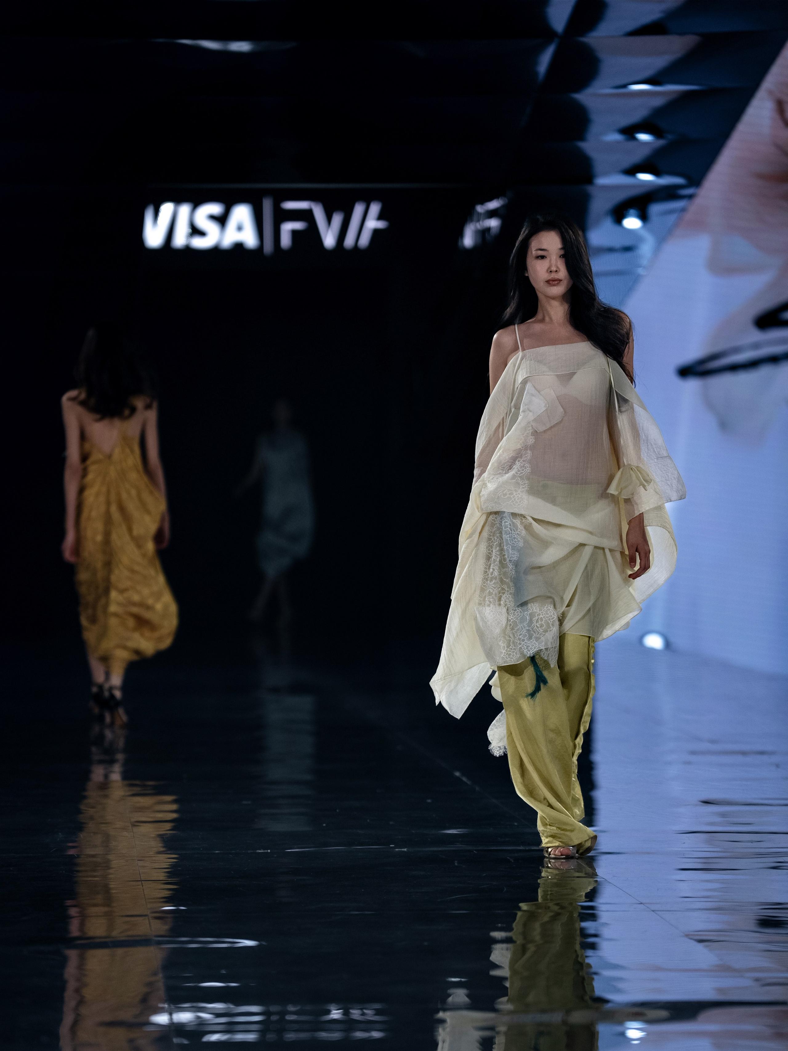 Visa Fashion Week Sako. Сайт Алматинского НЮ АРТ, будуар и фэшн фотографа Дениса Карпенко