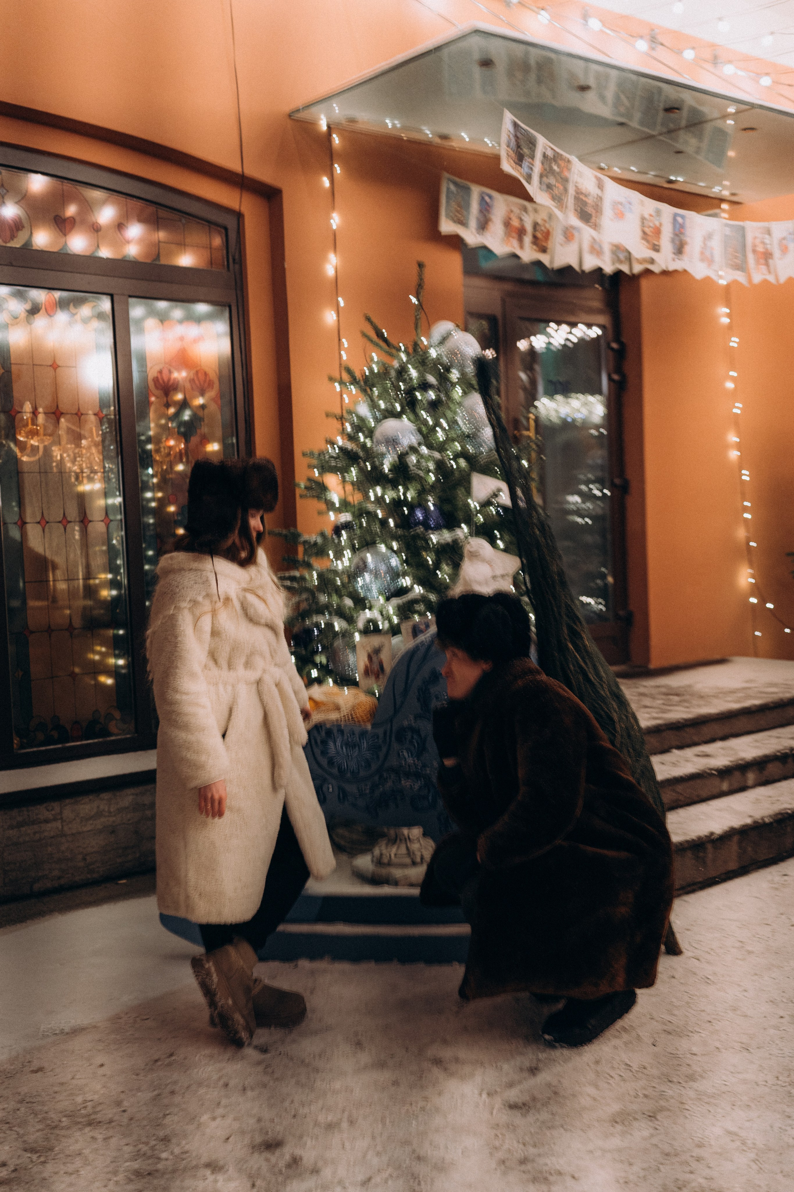 НОВОГОДНЯЯ ПРОГУЛКА ПАРЫ ПО ЧЕРНЫШЕВСКОЙ ПЕРЕД НОВЫМ ГОДОМ. Профессиональный фотограф, Санкт-Петербург — Виктория Богомолова