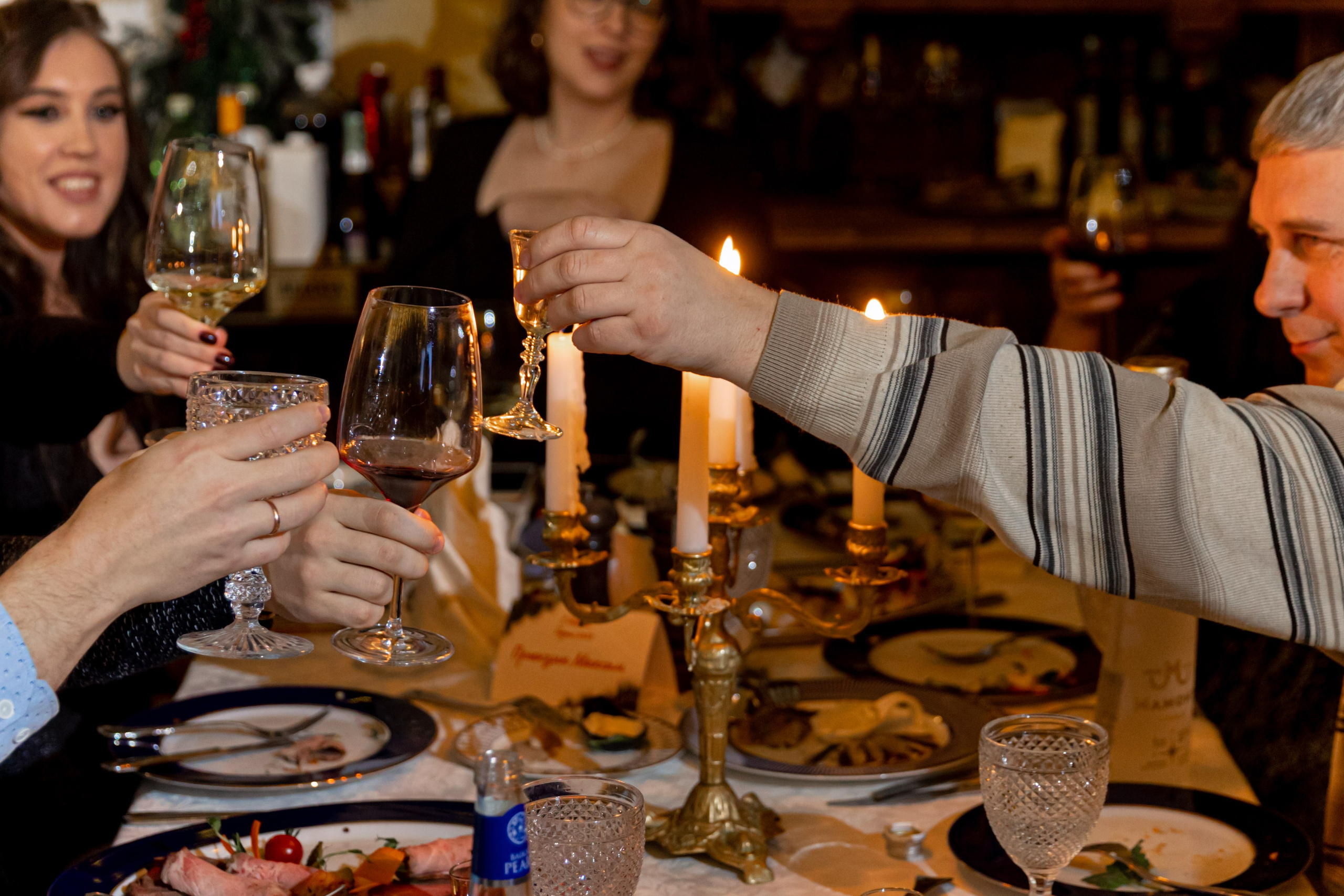 Фотосъёмка Новогоднего корпоратива в концептуальном ресторане в центре Санкт-Петербурга. Фотограф на праздник, корпоратив, День Рождения и Юбилей в г. Санкт-Петербурге Алексей Анкушев