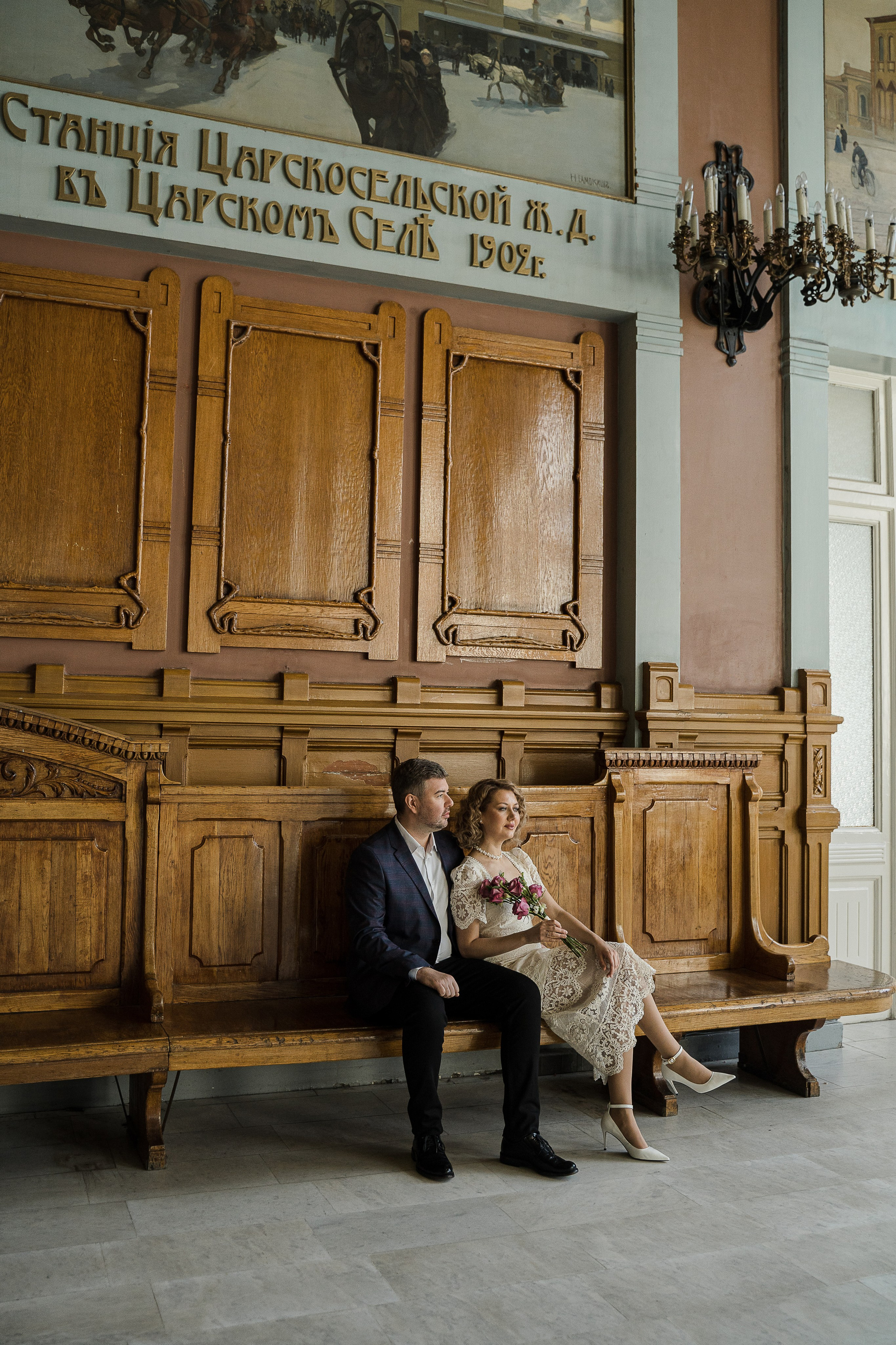 Свадебная фотосессия на Витебском вокзале. Свадебный и семейный фотограф в Пушкине и Санкт-Петербурге Мария Филиппова