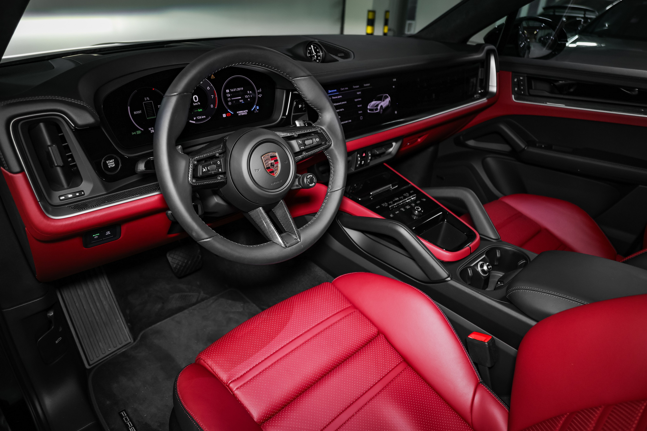 2025 PORSCHE CAYENNE COUPE E-Hybrid. Mixturecaptures