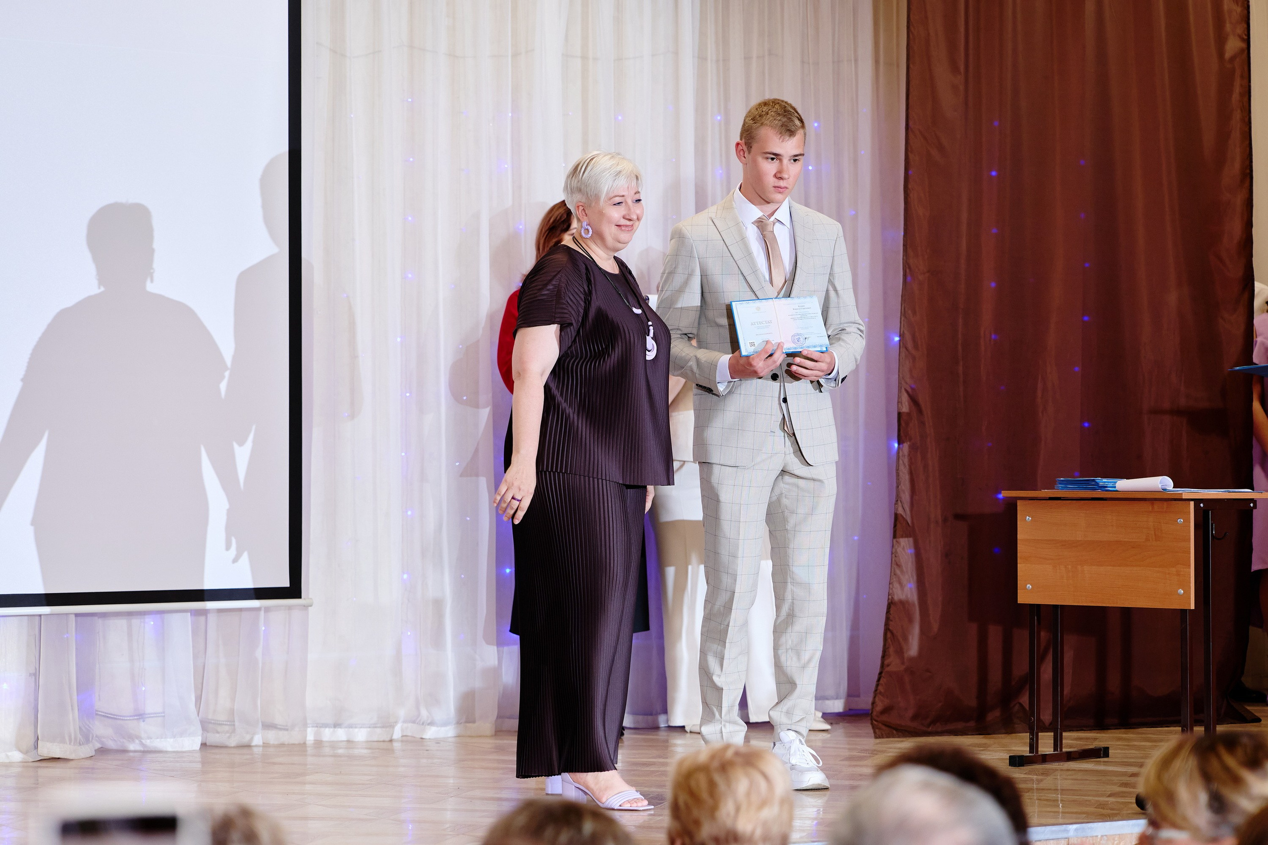 Выпускной 35 Сош. Фотограф Выпускные альбомы Таганрог Сергей Коробченко