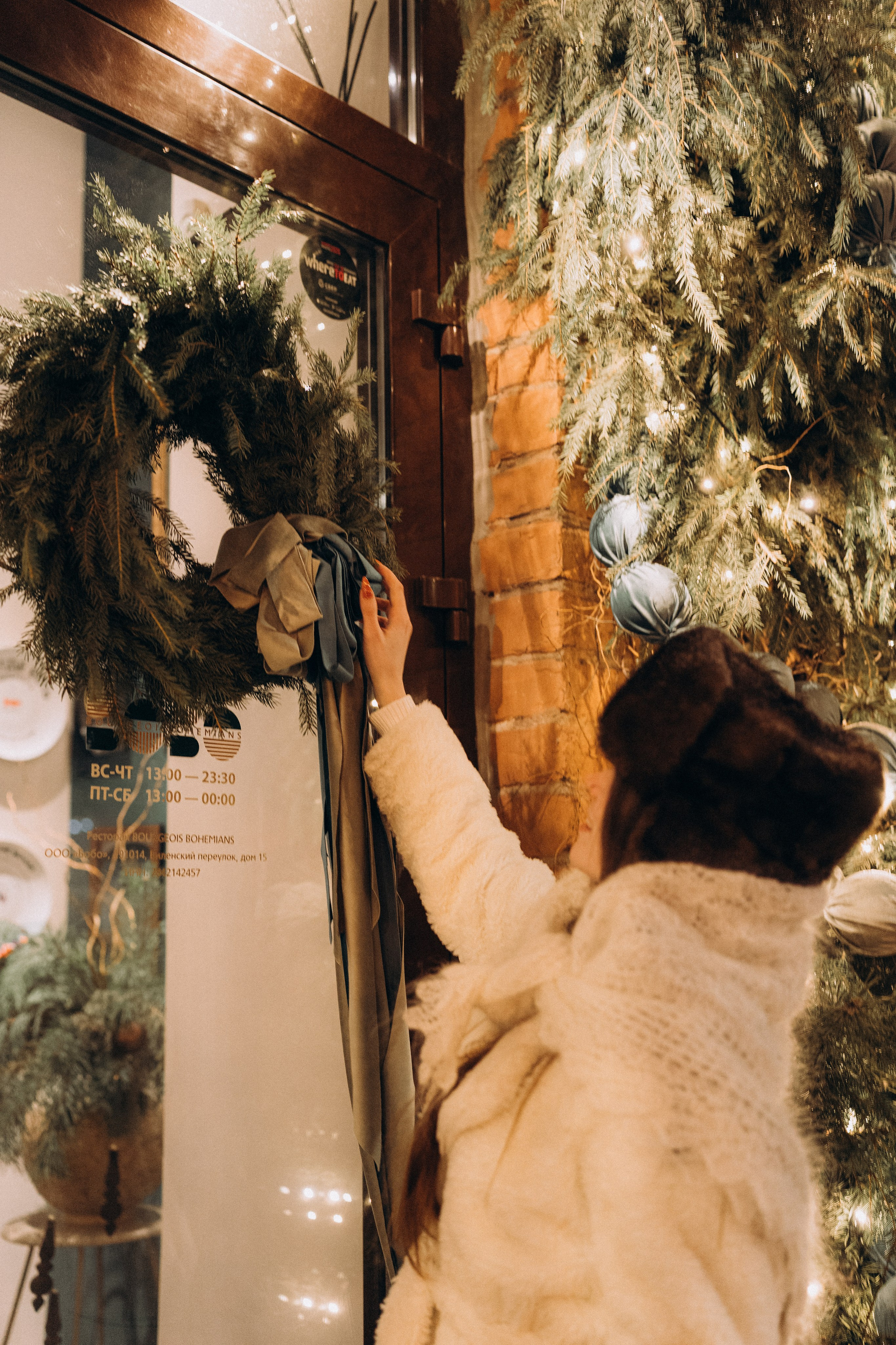 НОВОГОДНЯЯ ПРОГУЛКА ПАРЫ ПО ЧЕРНЫШЕВСКОЙ ПЕРЕД НОВЫМ ГОДОМ. Профессиональный фотограф, Санкт-Петербург — Виктория Богомолова