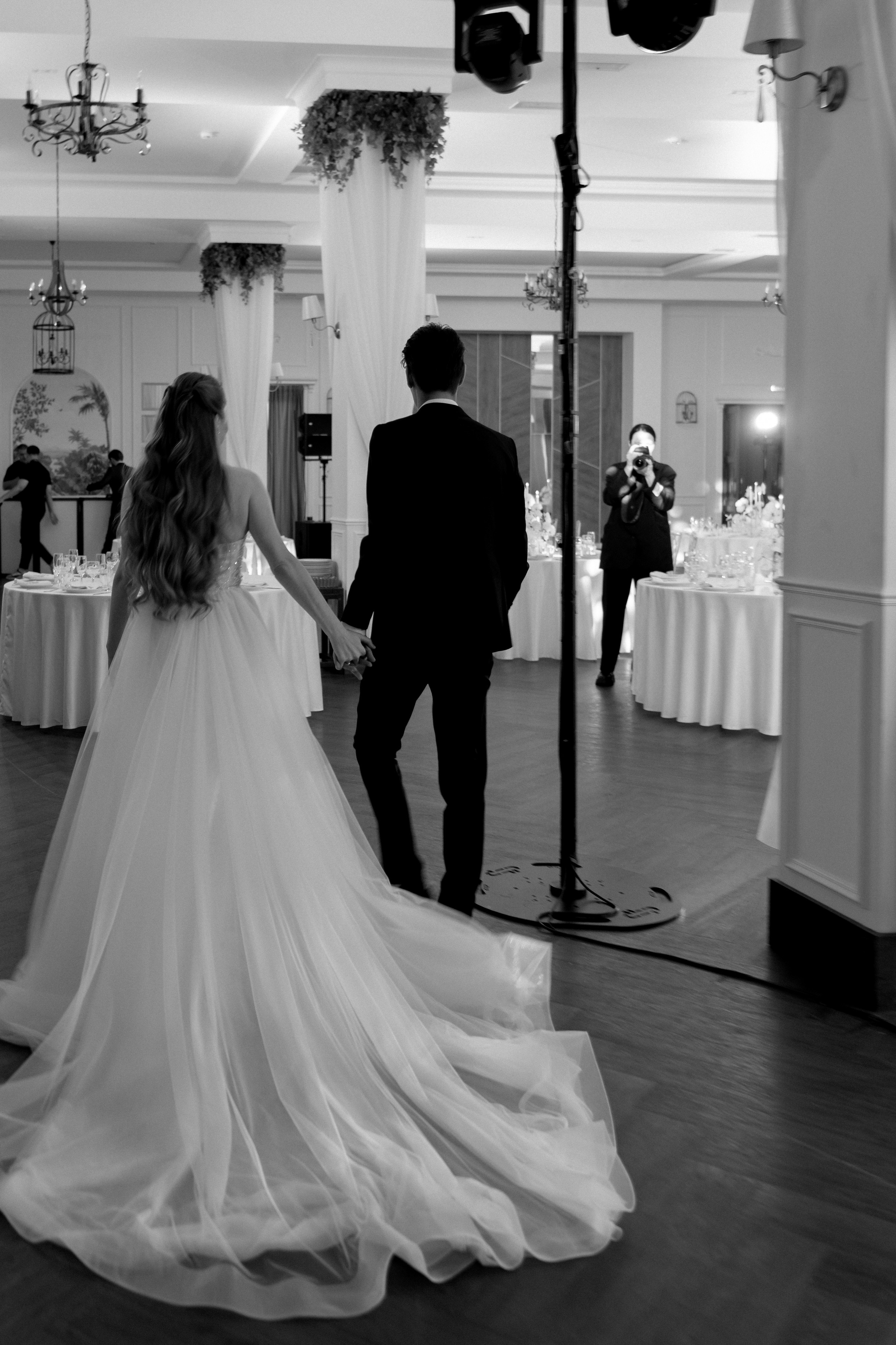 СВАДЕБНАЯ СЬЕМКА СБОРОВ В ОТЕЛЕ И ВЫЕЗД НА ЦЕРЕМОНИЮ (СНЯТО В СИБИРЕ В НИЖНЕВАРТОВСКЕ). Профессиональный фотограф, Санкт-Петербург — Виктория Богомолова