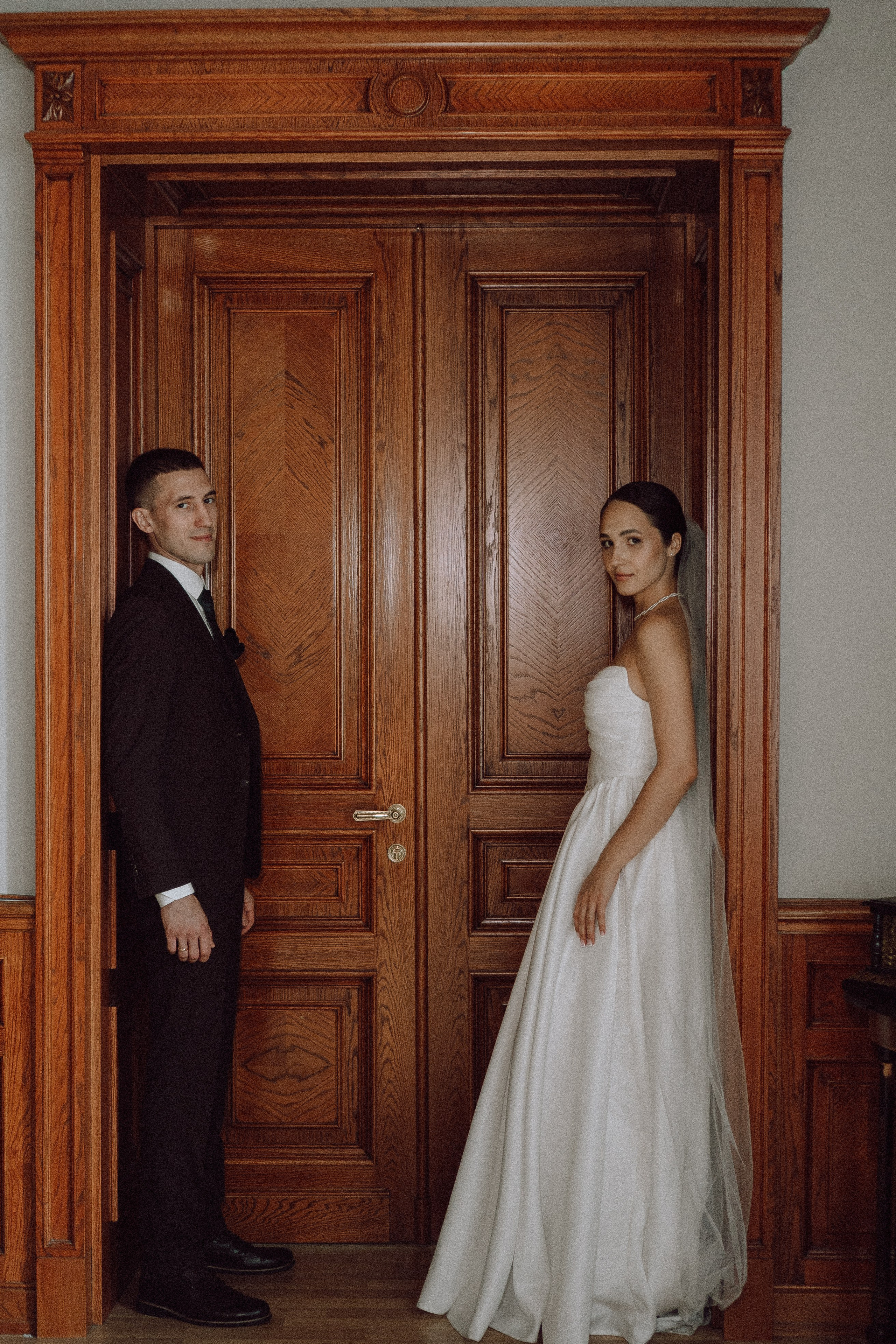 СВАДЕБНАЯ ПРОГУЛКА В САНТК-ПЕТЕРБУРГЕ (ИСАКИЕВСКИЙ СОБОР, ЗИМНЯЯ КАНАВКА, ЭРМИТАЖ И БОЛЬШАЯ МОРСКАЯ УЛИЦА). Профессиональный фотограф, Санкт-Петербург — Виктория Богомолова