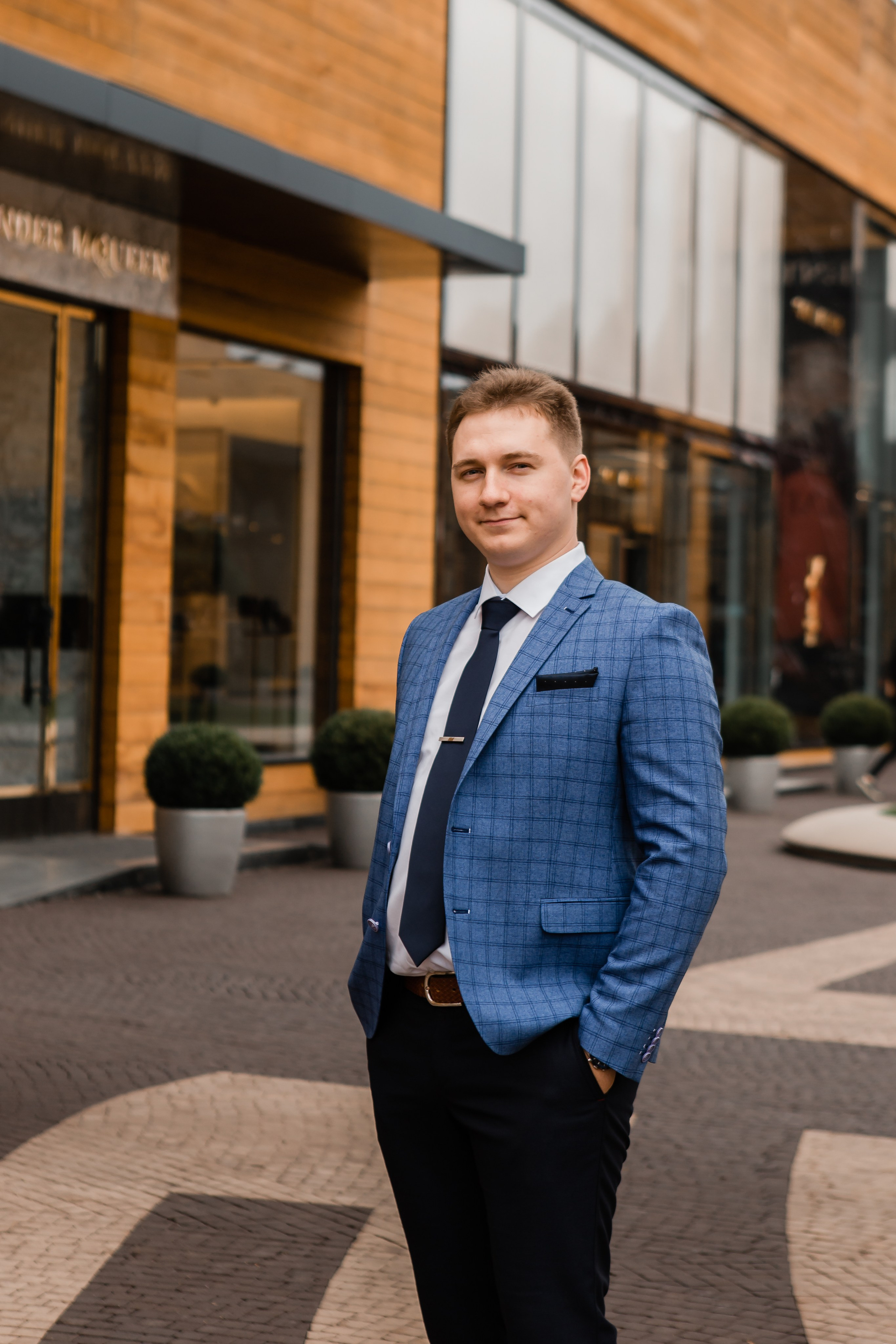 Дмитрий и Виктория. Видеосъемка и фотосъемка свадеб. Фотограф и оператор на свадьбу. Видеосъемка подкастов, собственная видео-фотостудии. Предметная фотосъемка