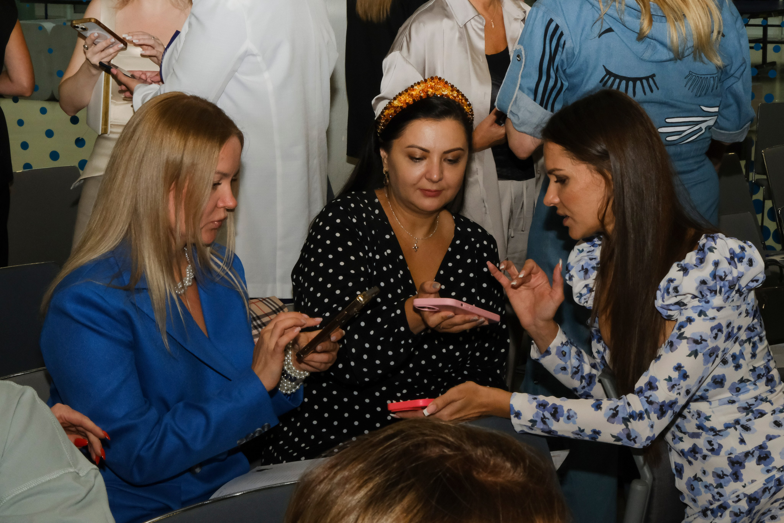 Репортаж бизнес-конференции в Сколково от сообщества BRUSNIKA. Индивидуальная фотосъёмка в Москве. Фотограф Василиса Тарасова