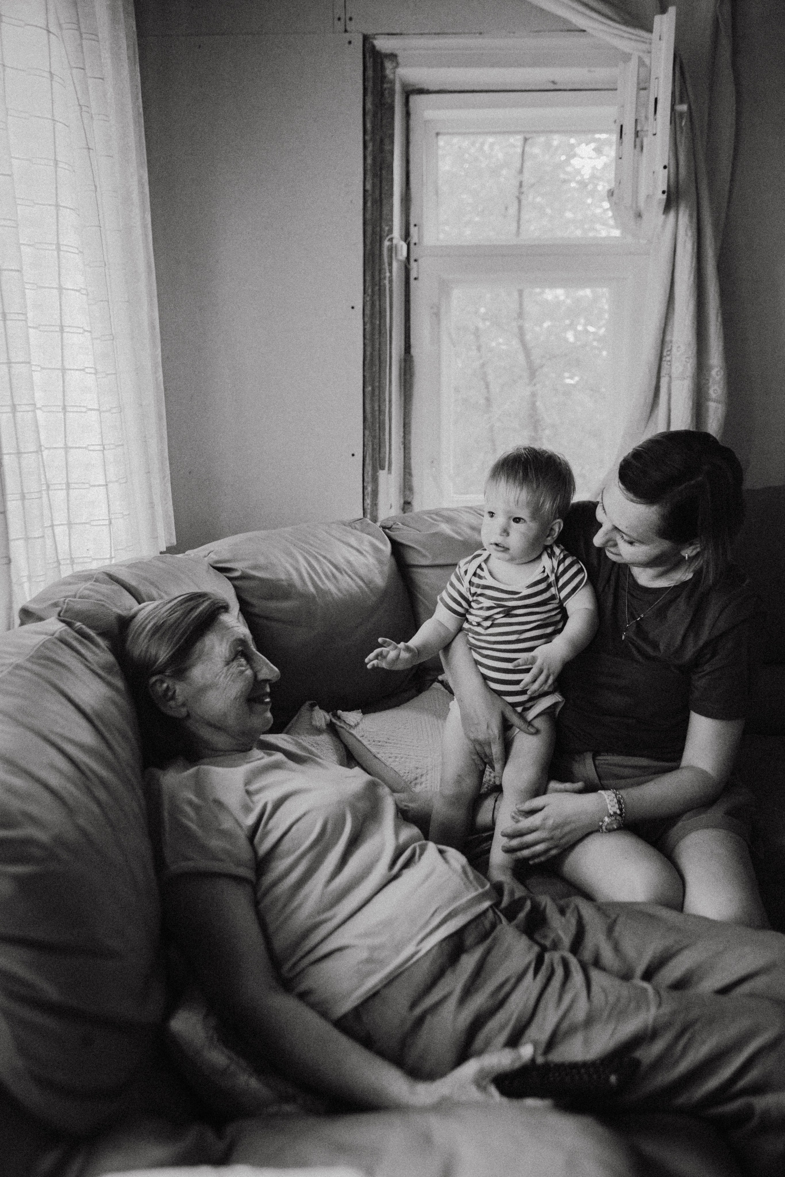 Сева у бабушки. Фотограф в Нижнем Новгороде