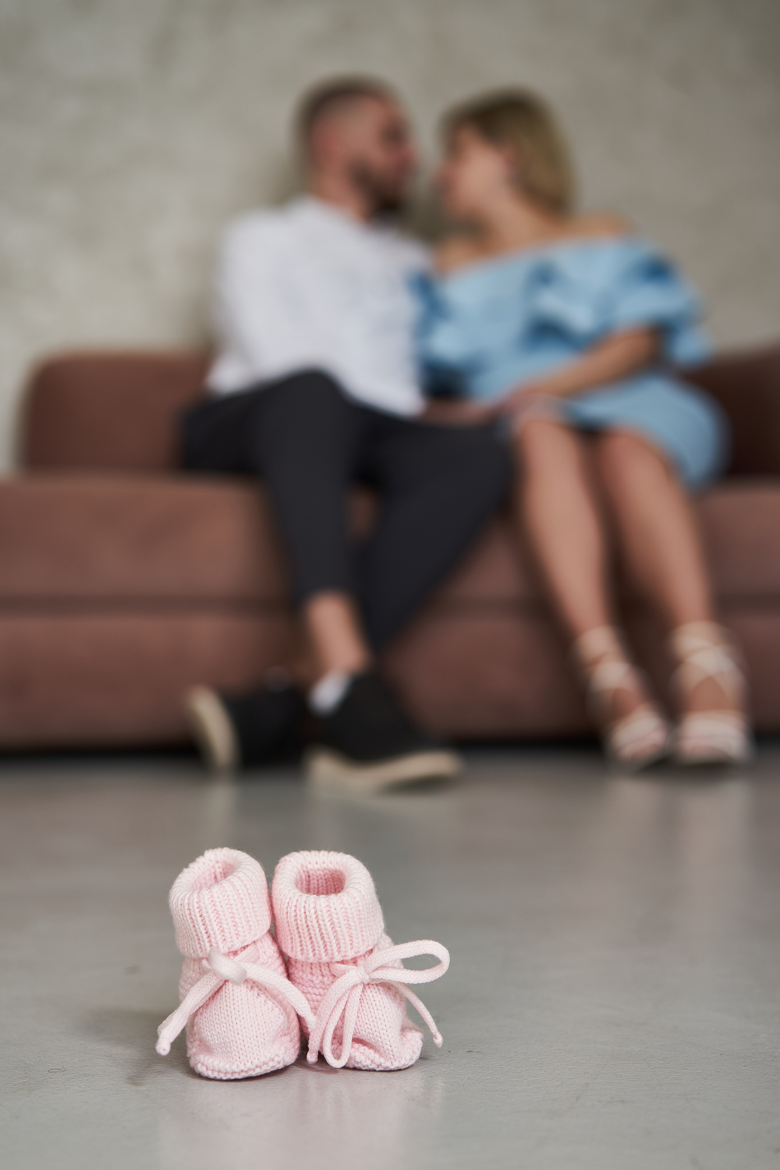 Беременность съемка пары в студии. Фотограф Екатеринбург Кокшарова Александра