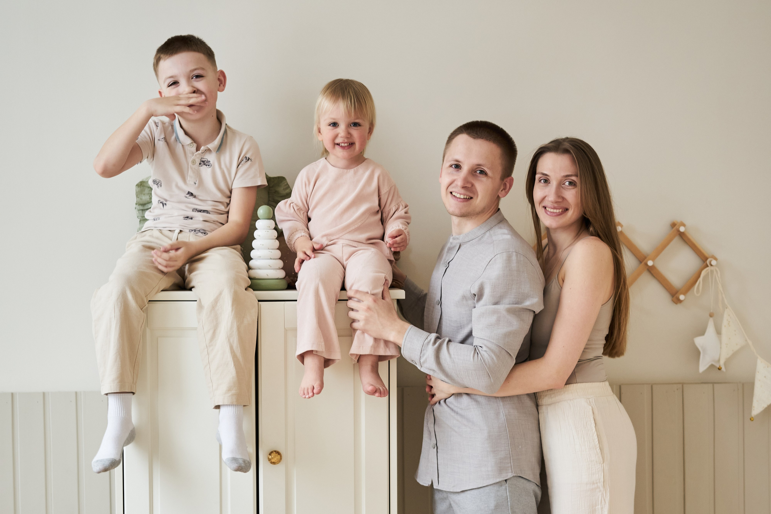 Семейная фотосессия в студии. Фотограф Екатеринбург Кокшарова Александра