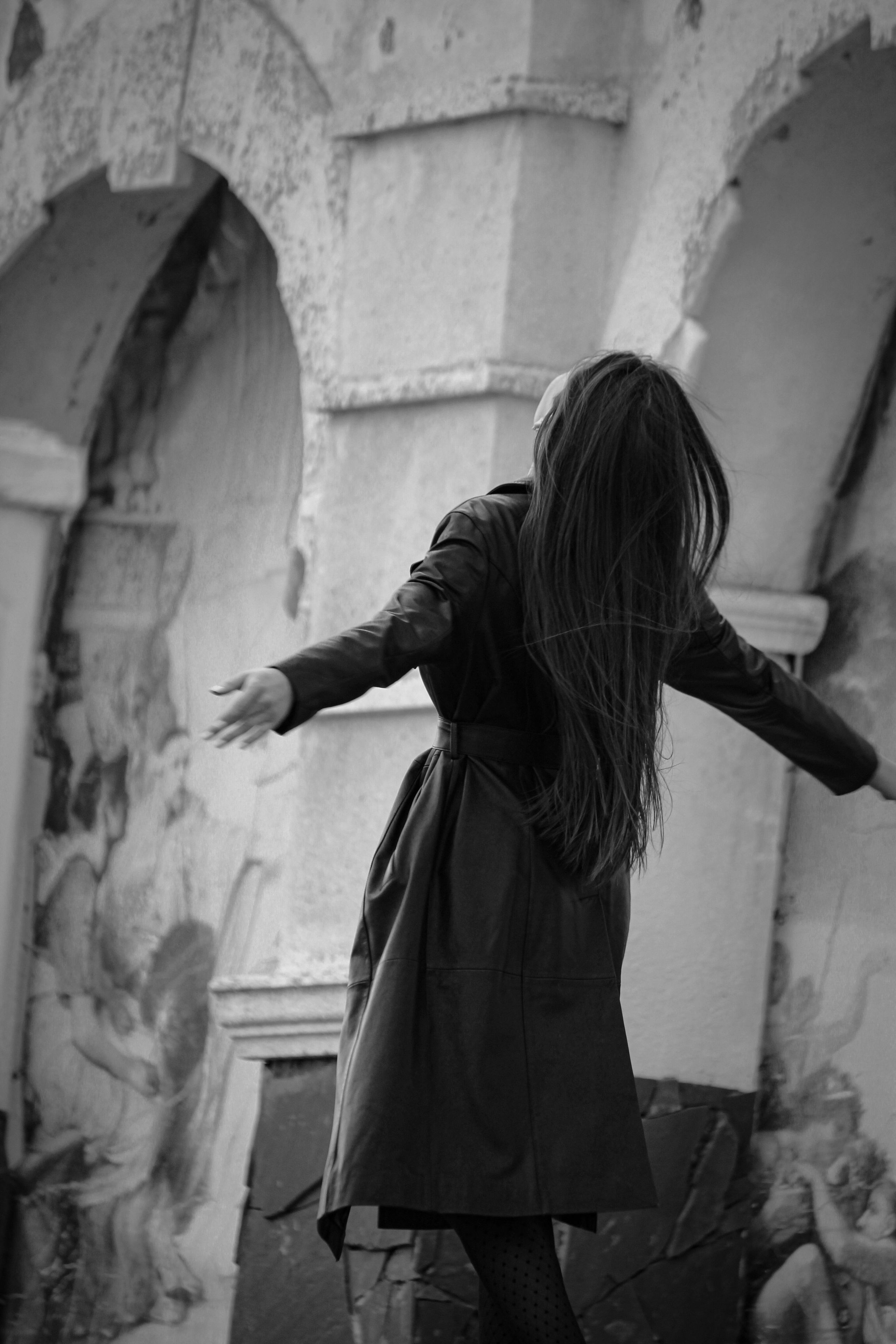 фотограф красноярск уличная съемка фотосессия стрит street фотопрогулка фотография девушки чб фотограф красноярск мужская съемка свадебная фотосессия уличная съемка прогулка фото фотостудия домашняя фотосессия  студийная съемка в студии фотосессия живые фото 