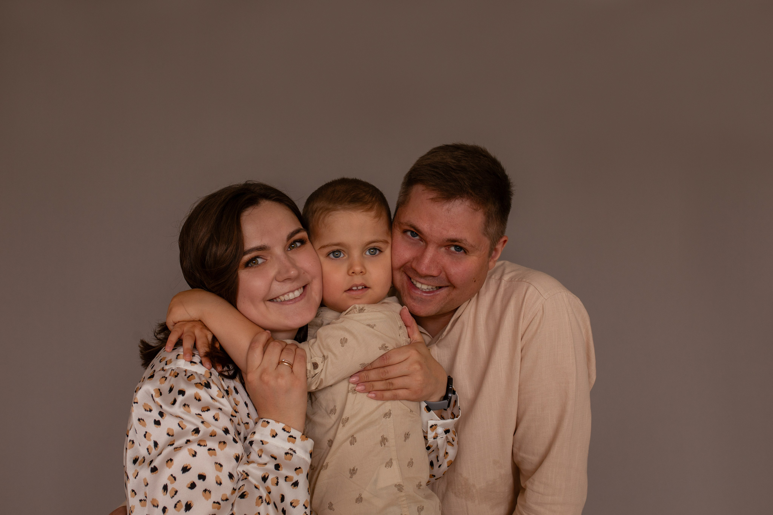 Надежда, Григорий и Ваня с семьёй