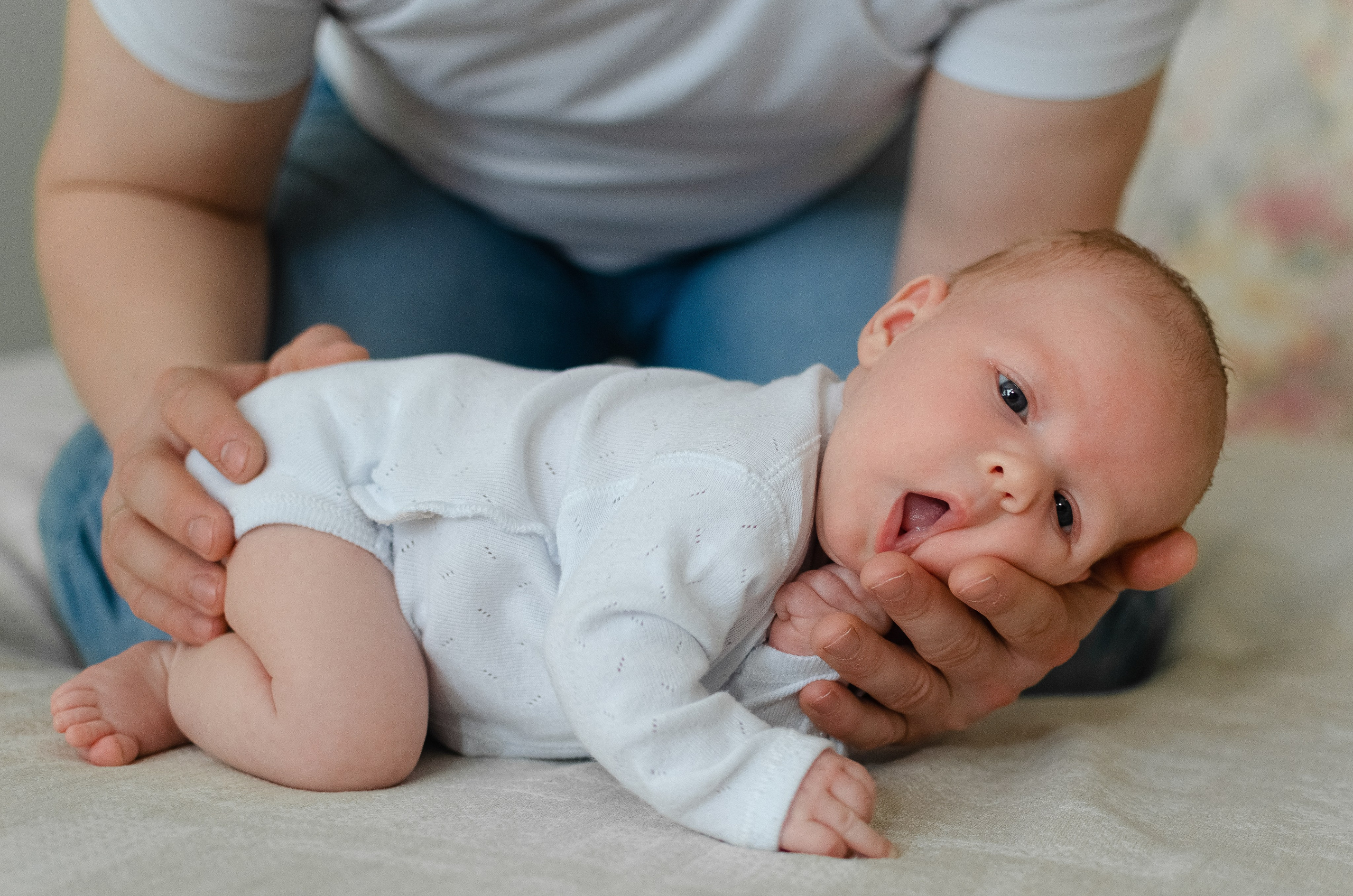 Маленькая Машенька. Семейный фотограф на выписку из роддома и крещение Минск Настя Гришук