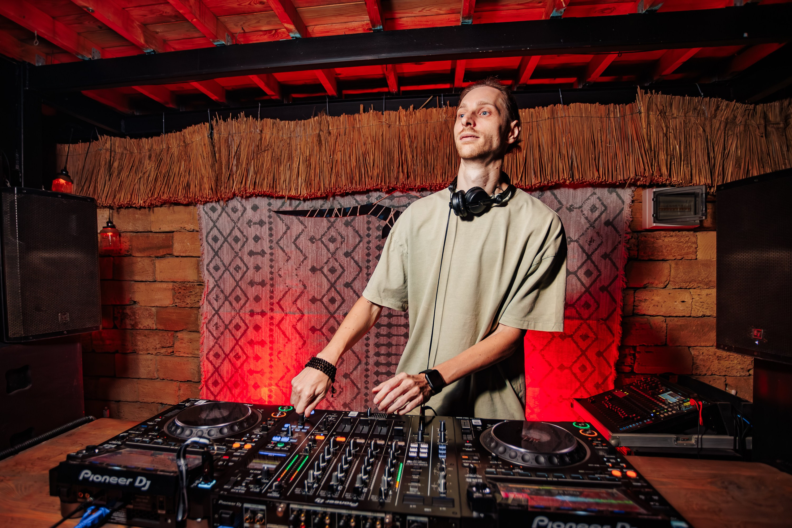 «Лёша СВИК"_Чайка на пляже_Ялта_04.07.2025 г. Аминов Руслан | Фотограф