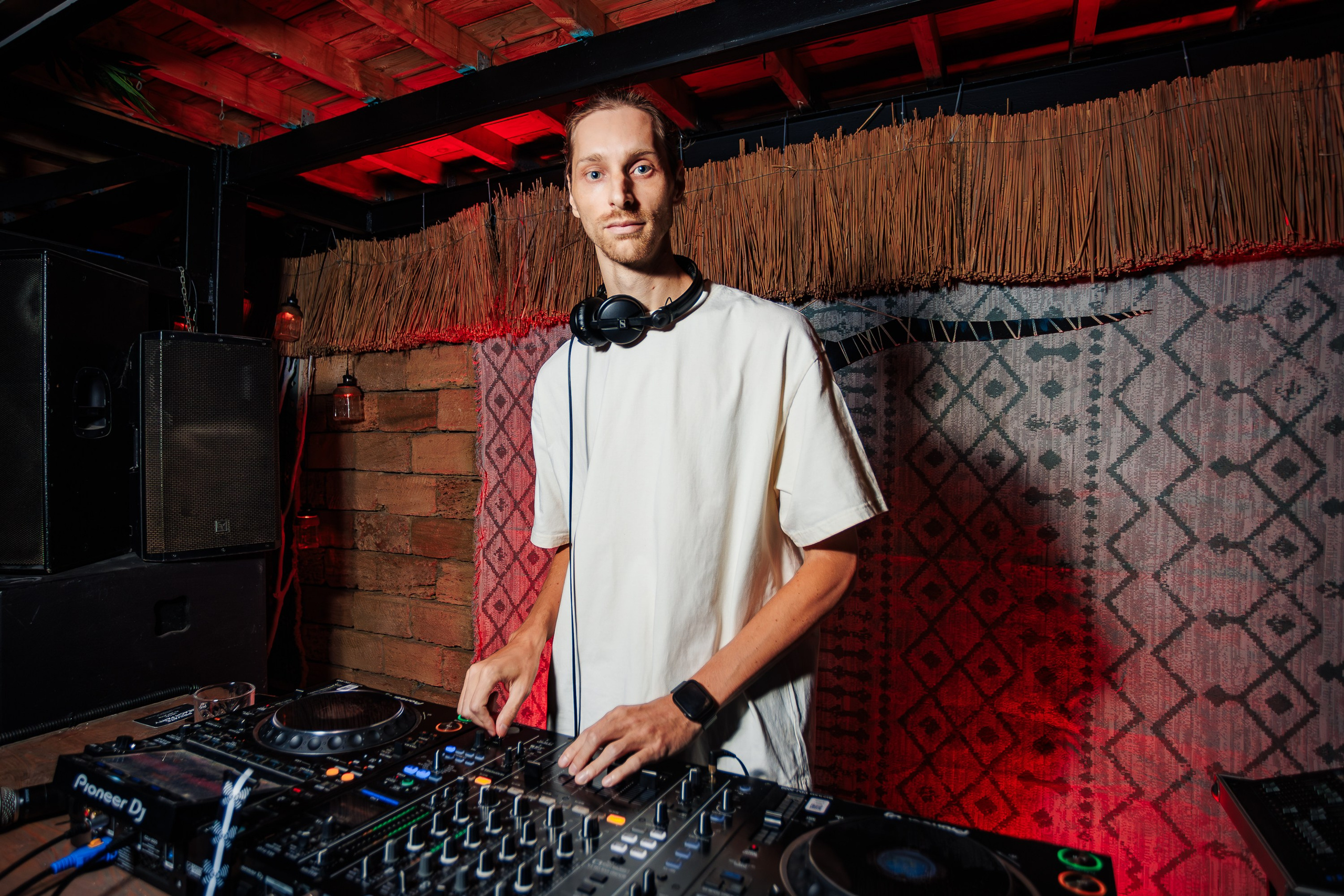 «КРАВЦ"_Чайка на пляже_Ялта_27.08.2025 г. Аминов Руслан | Фотограф