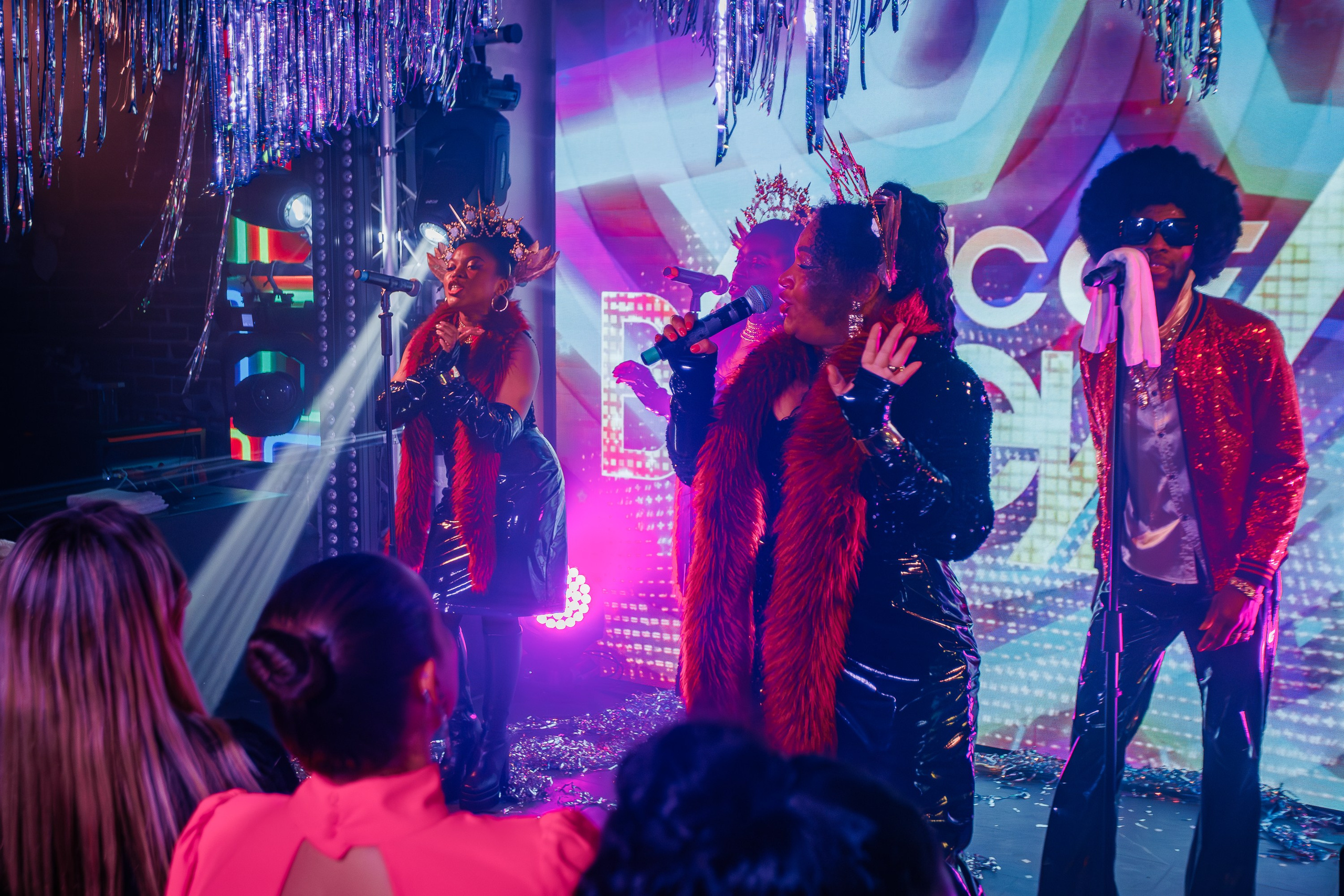 «Magic of BONEY`M «_Чайка на пляже_Ялта_06.12.2025 г. Аминов Руслан | Фотограф