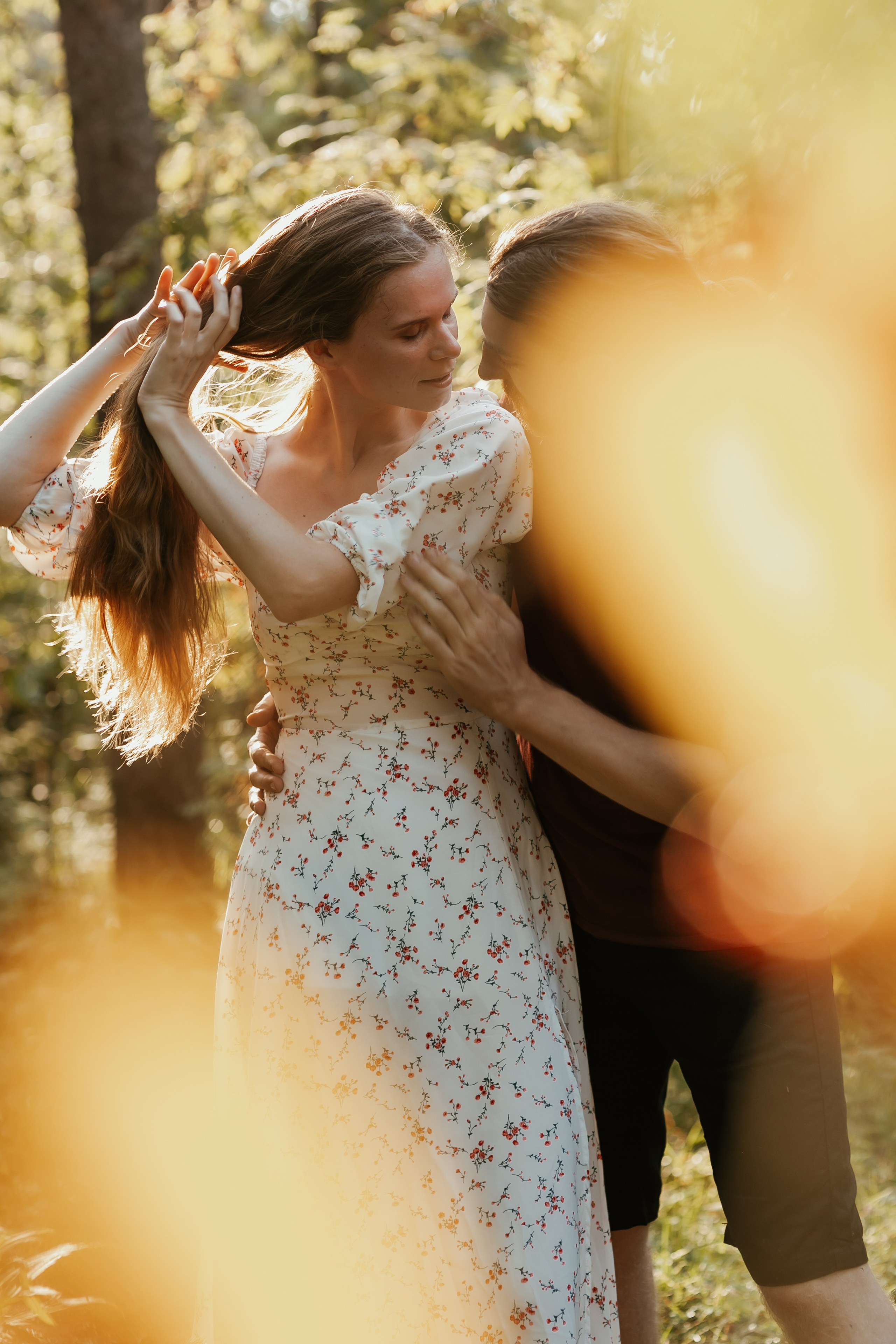 Атмосферная съемка Маши и Лёши в лесу наедине с природой. Свадебный и репортажный фотограф в Ярославле и Санкт-Петербурге Роман Микрюков