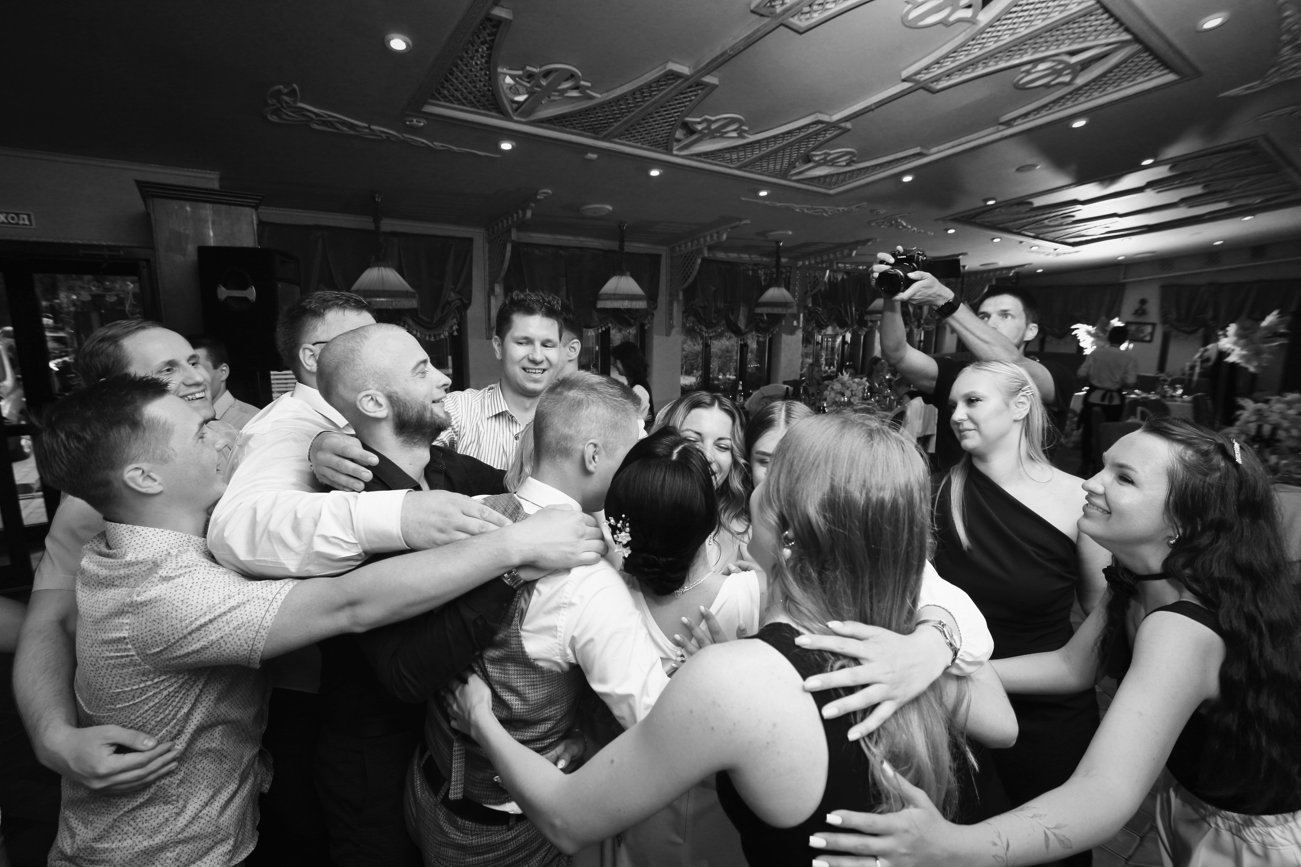 Съемка пары в отеле, на природе, в городе. Свадебный и репортажный фотограф в Ярославле и Санкт-Петербурге Роман Микрюков