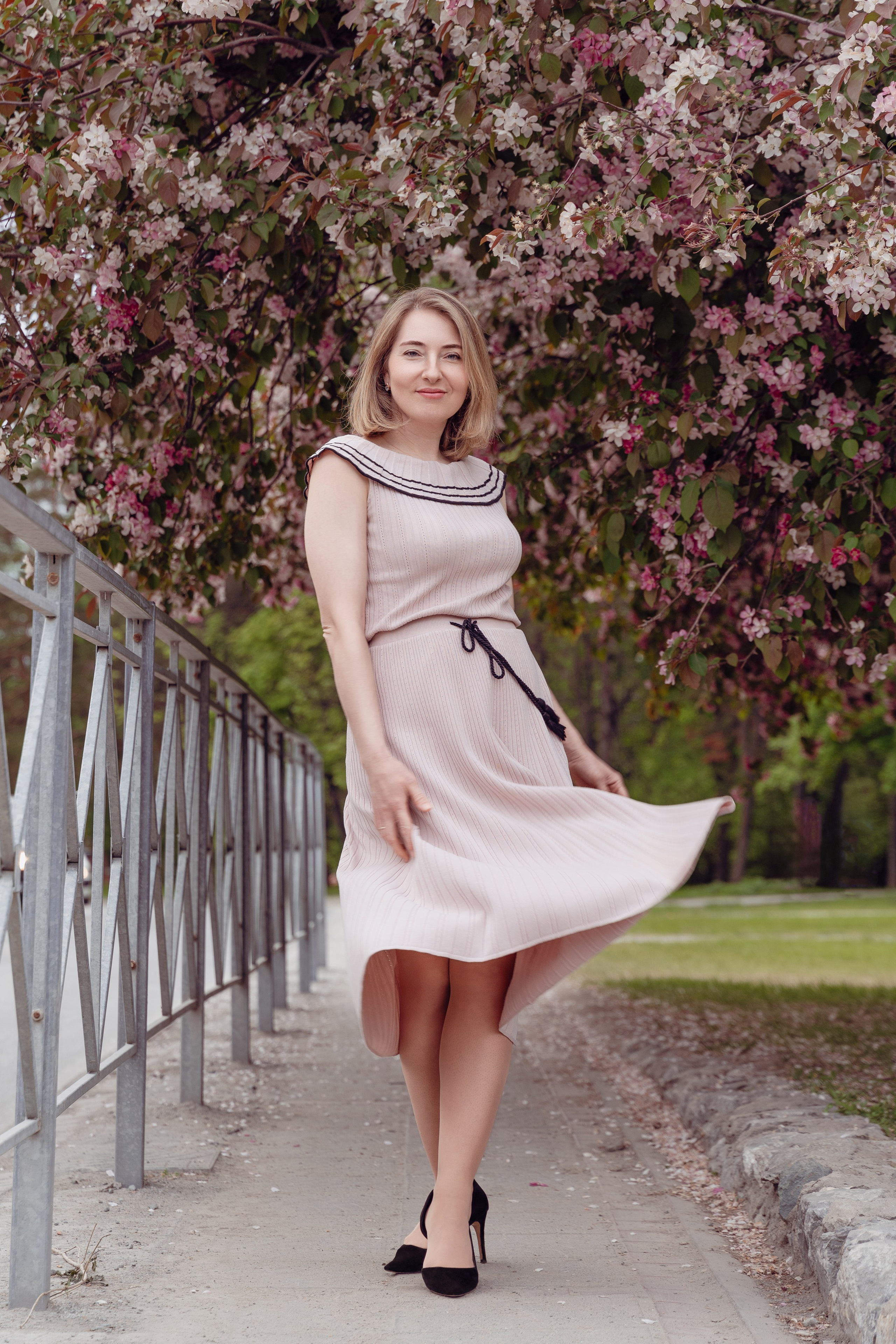 Фотосессия в яблонях. Фотограф Наталья Соколовская. Новосибирск