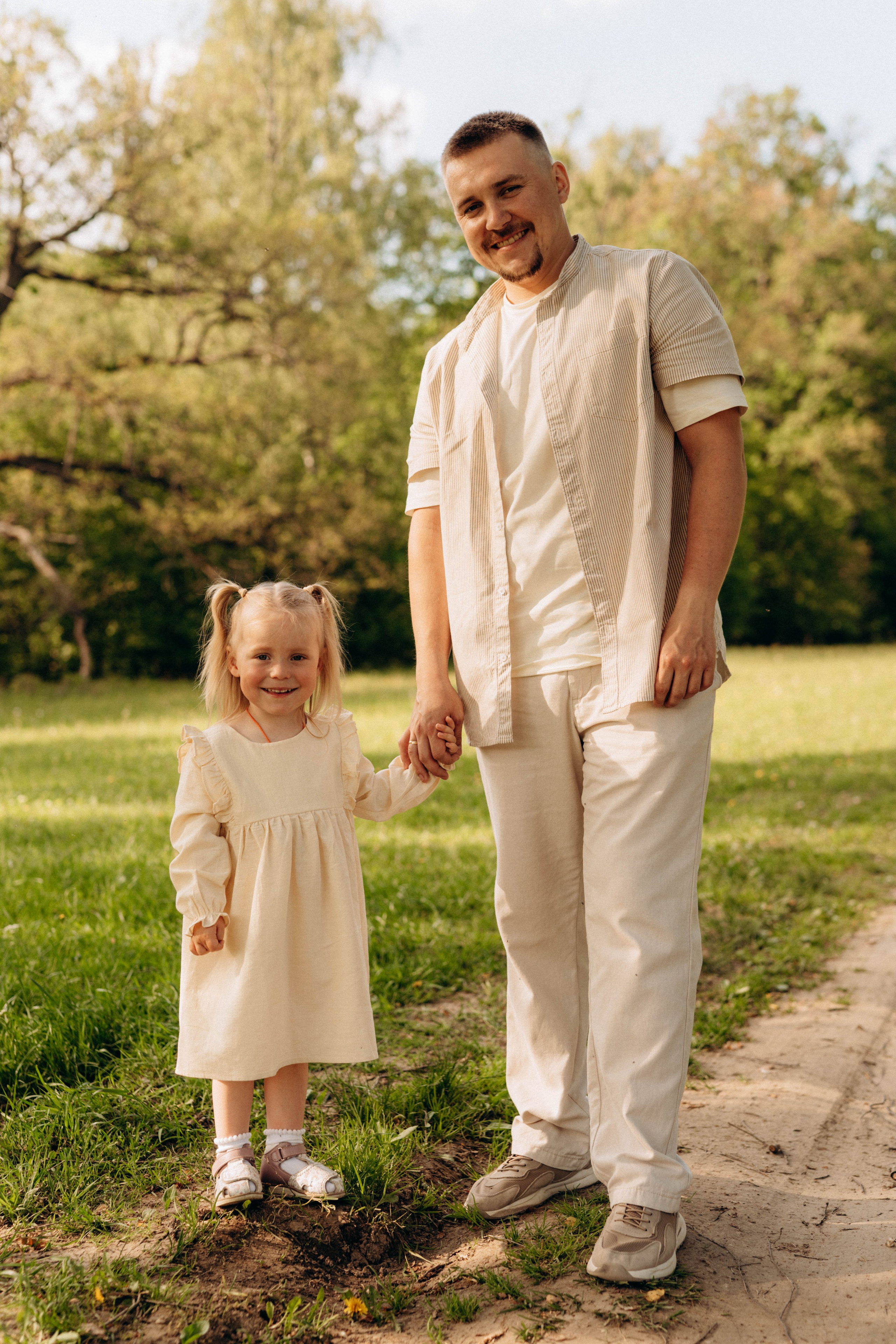 Прогулка Данилы, Алёны и Арины. Свадебный и семейный фотограф в Калуге Анна Киреева