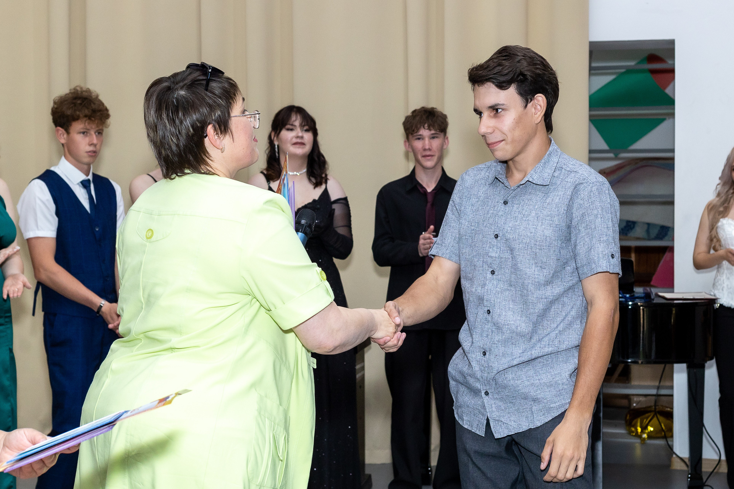 Вручение аттестата 2025. Выпускные альбомы Майкоп, Краснодар Елена Золотарева