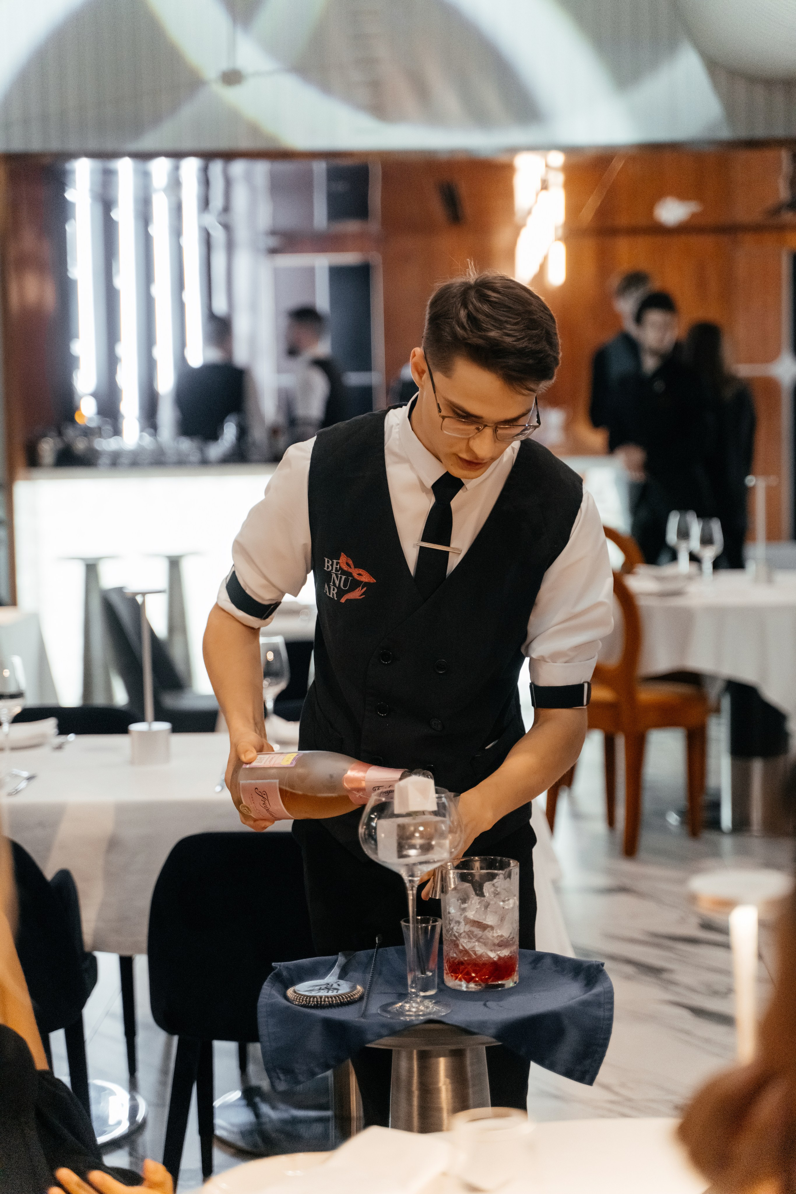 14 июня (пятница). BENUAR Restaurant